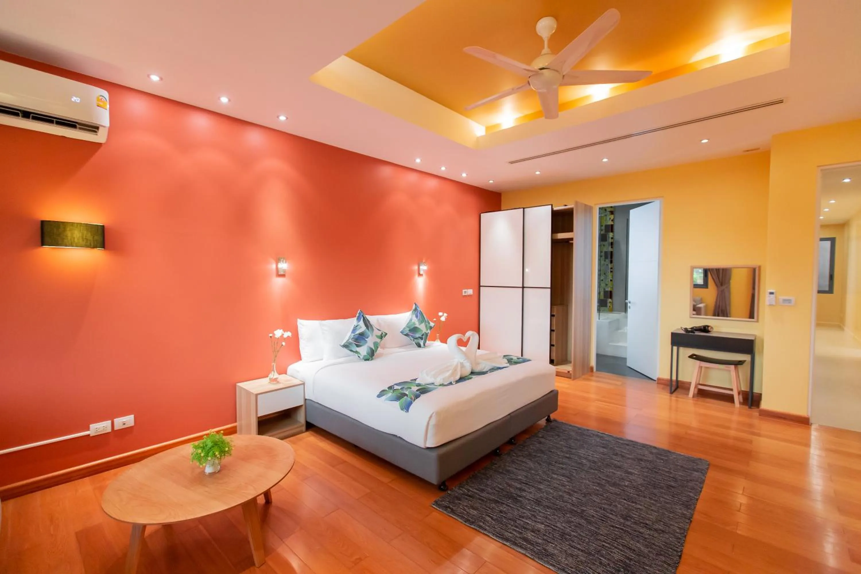 Bed in Teetara Villa Patong