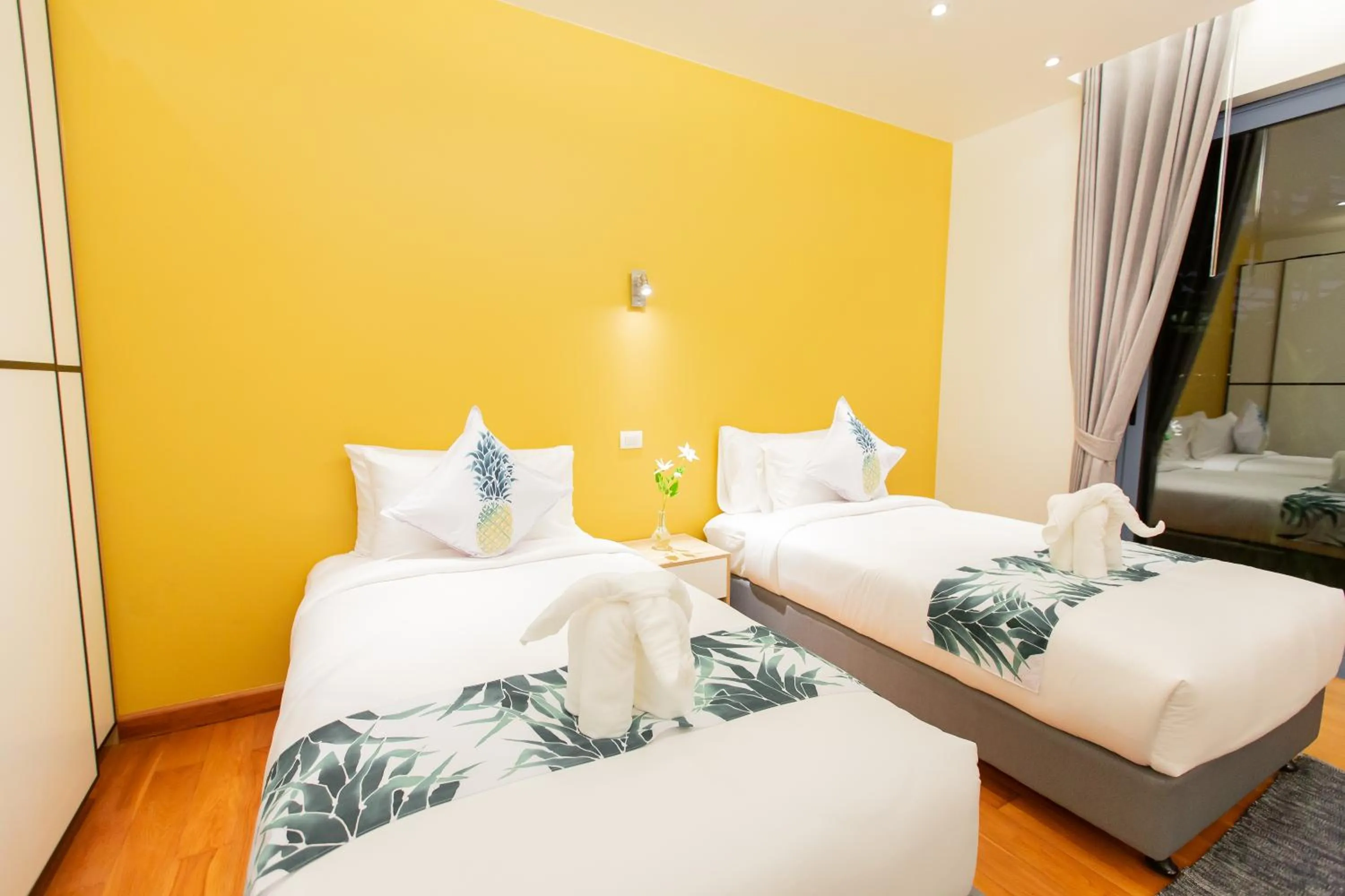 Bed in Teetara Villa Patong