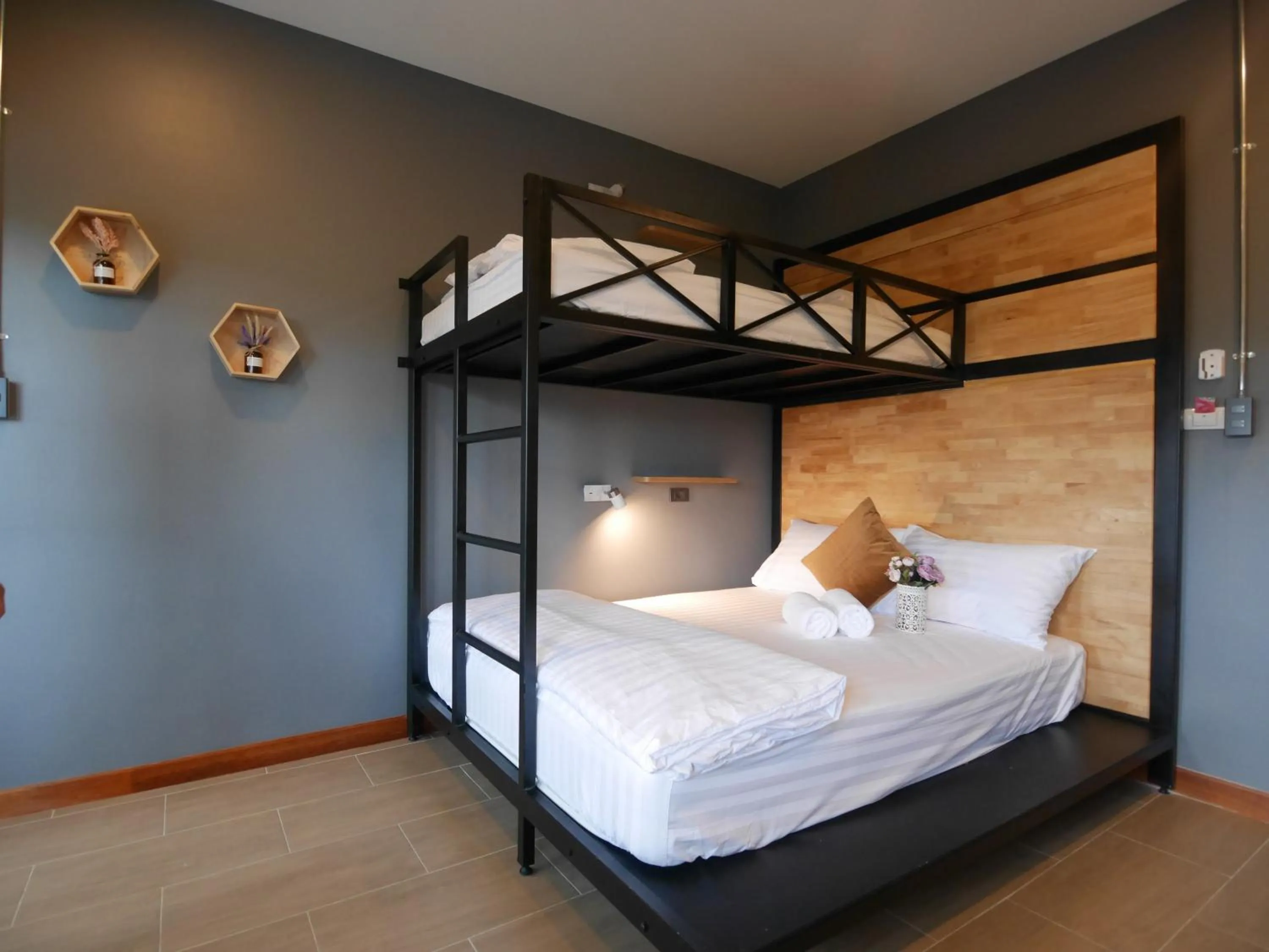 bunk bed, Bed in Ray Hostel