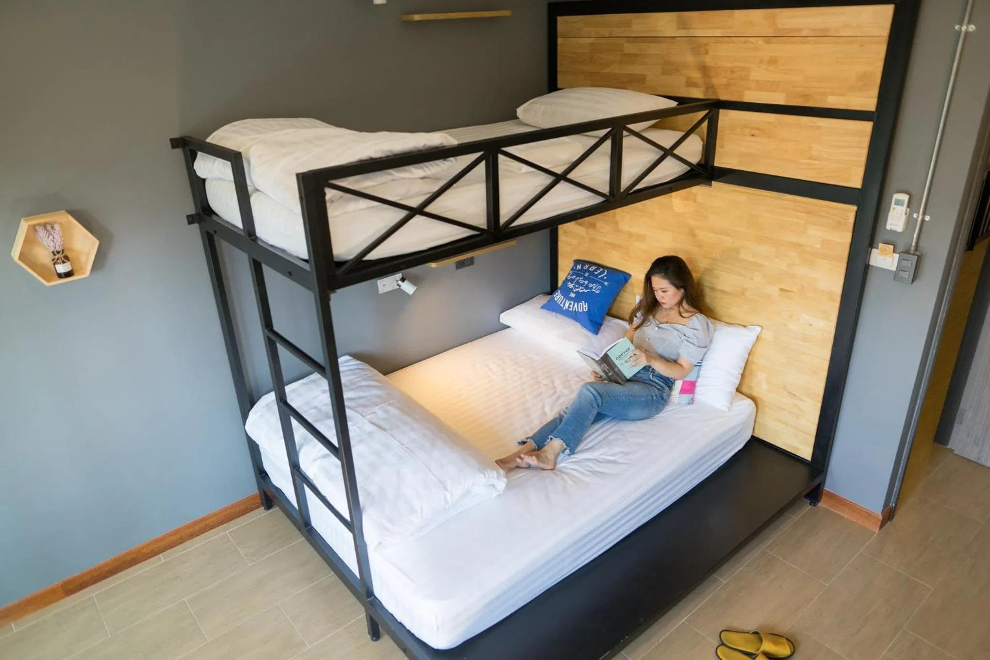bunk bed, Bed in Ray Hostel