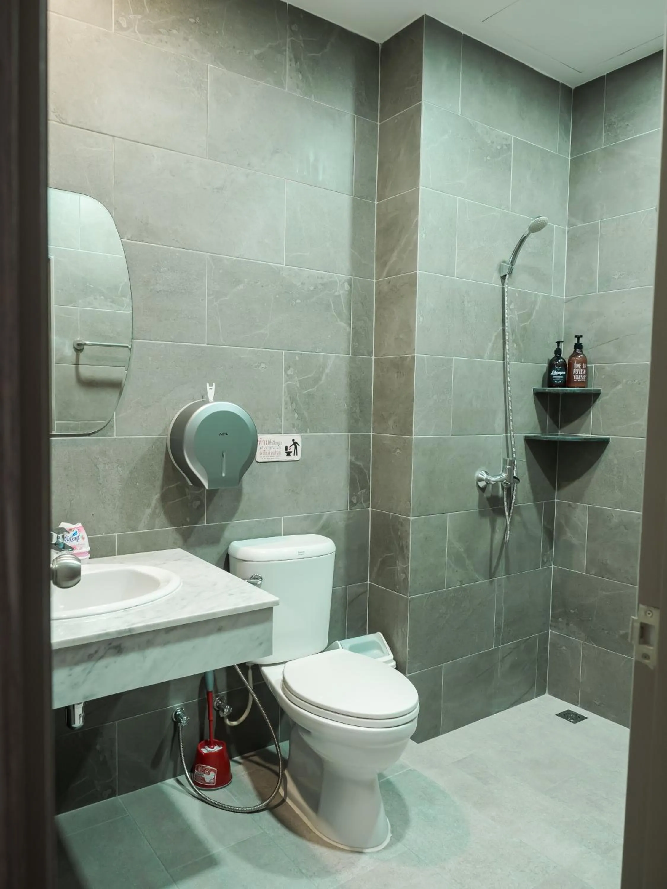 Bathroom in Ray Hostel