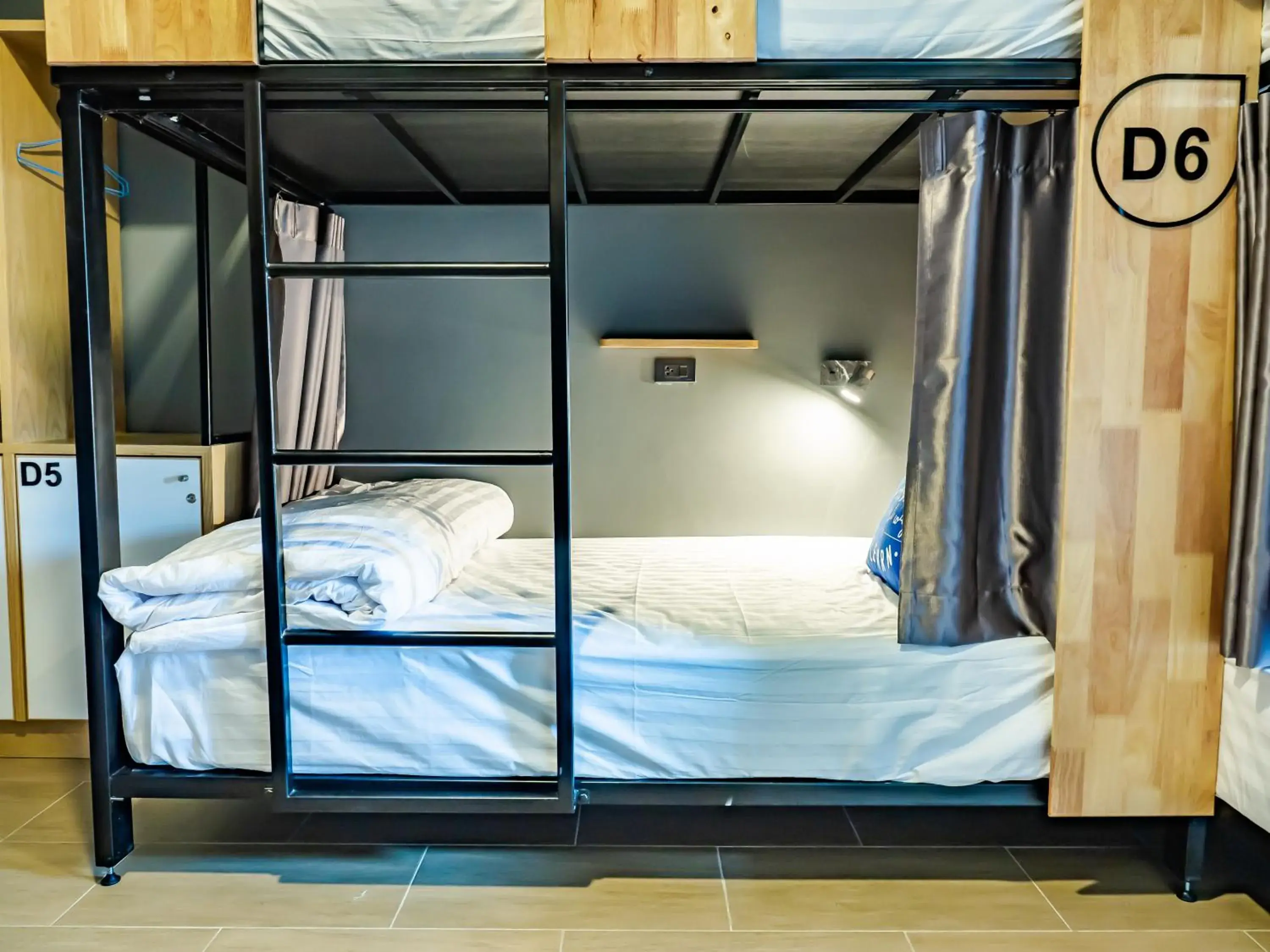 Bunk Bed in Mixed Dormitory Room in Ray Hostel Bunk Bed in Mixed Dormitory Room in Ray Hostel