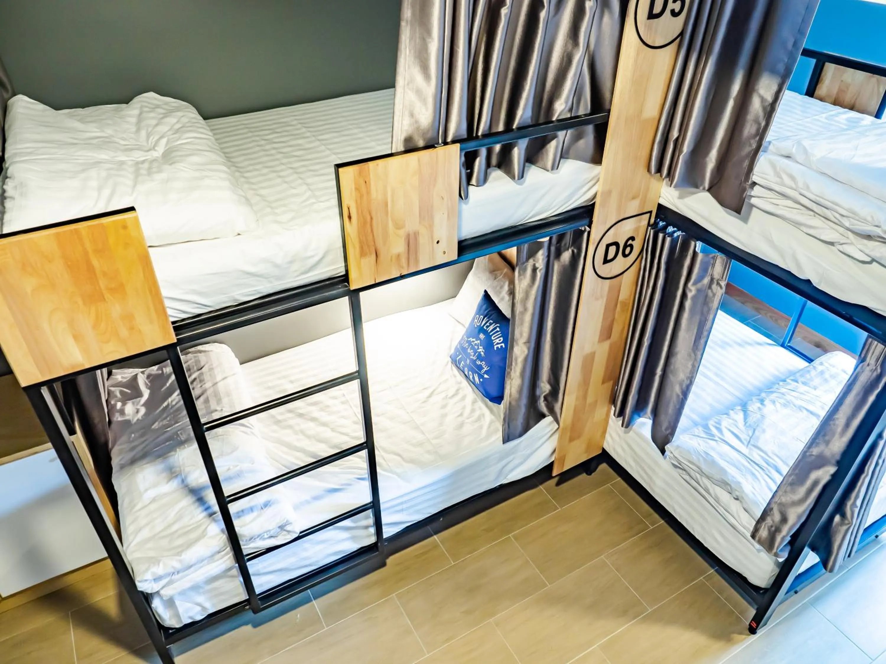 bunk bed, Bed in Ray Hostel