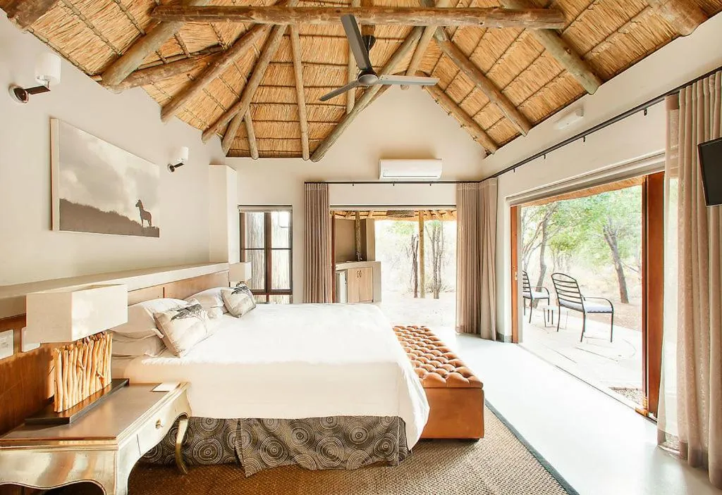 Bed in Tambuti Lodge
