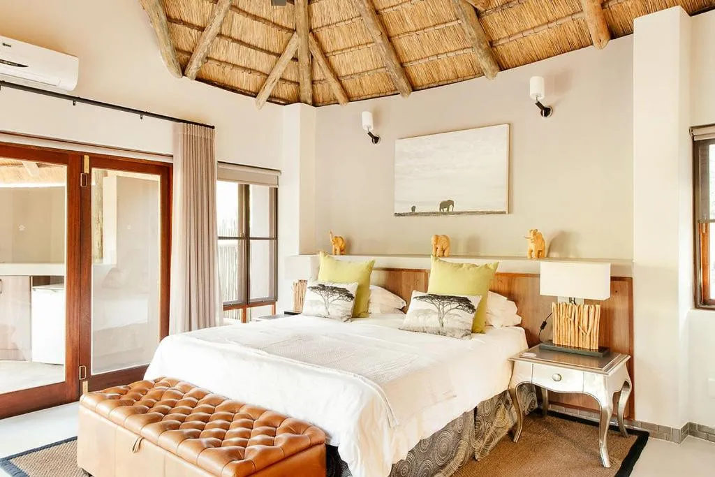 Bed in Tambuti Lodge