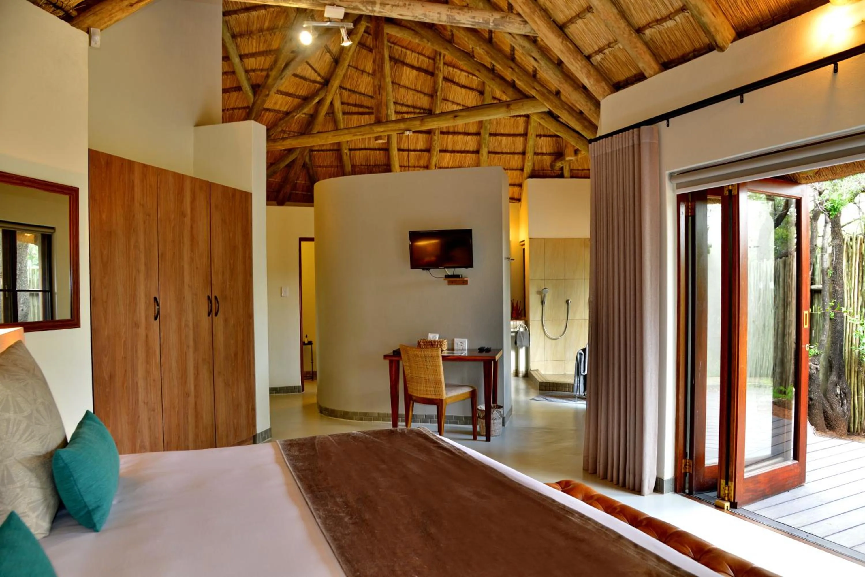 Bed in Tambuti Lodge