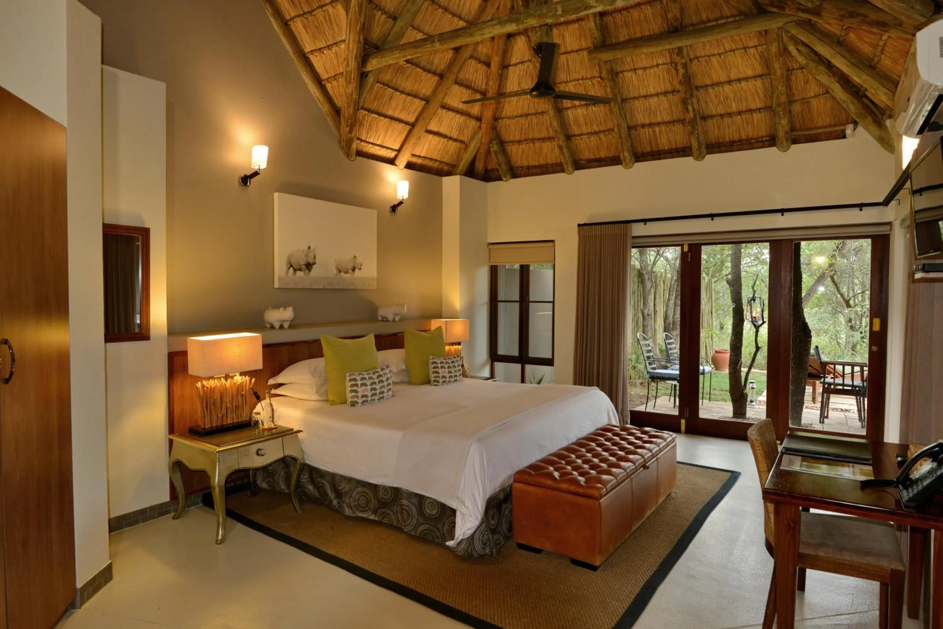 Bed in Tambuti Lodge