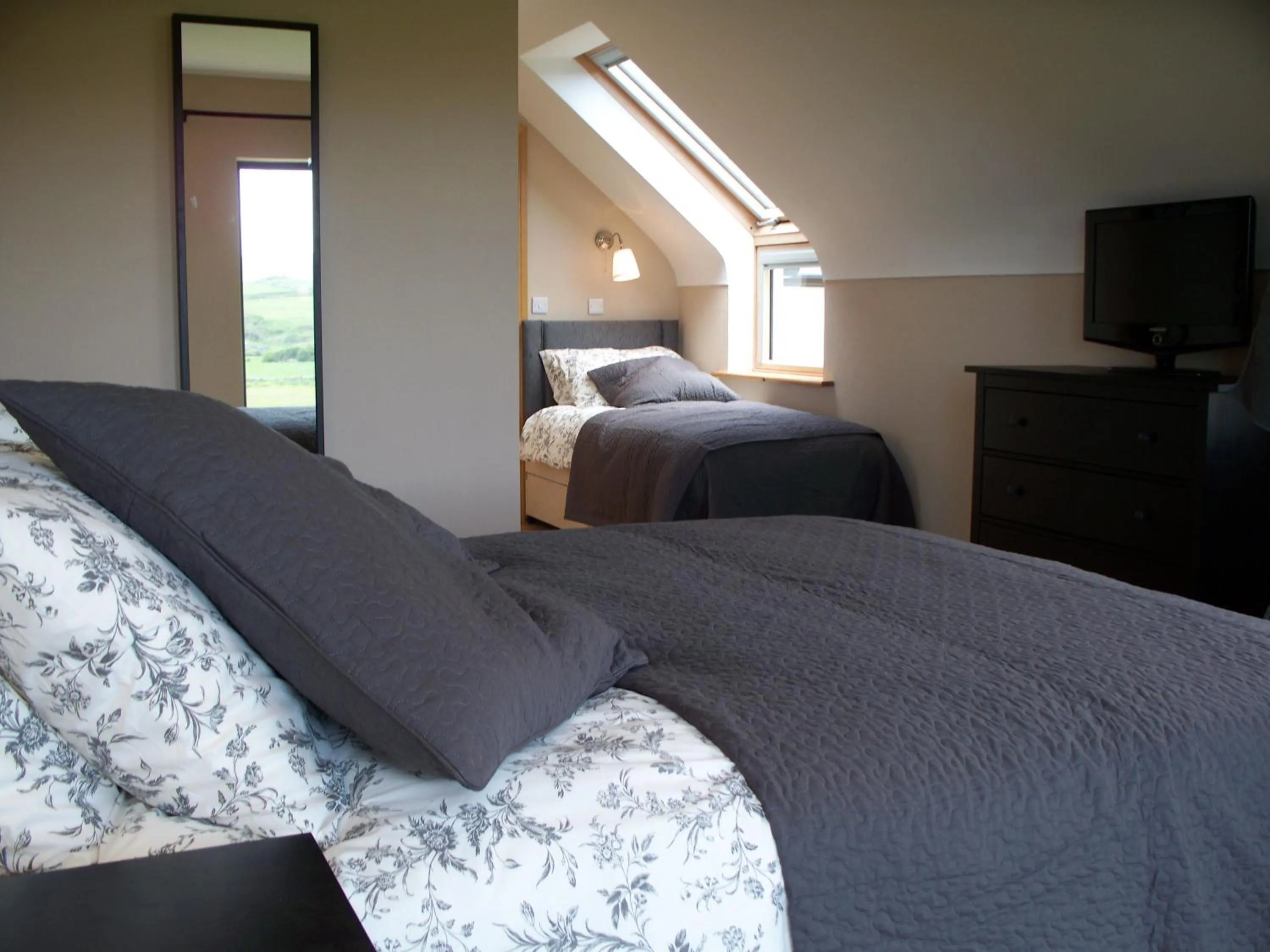 Photo of the whole room, Bed in Blackberry Lodge Accommodation