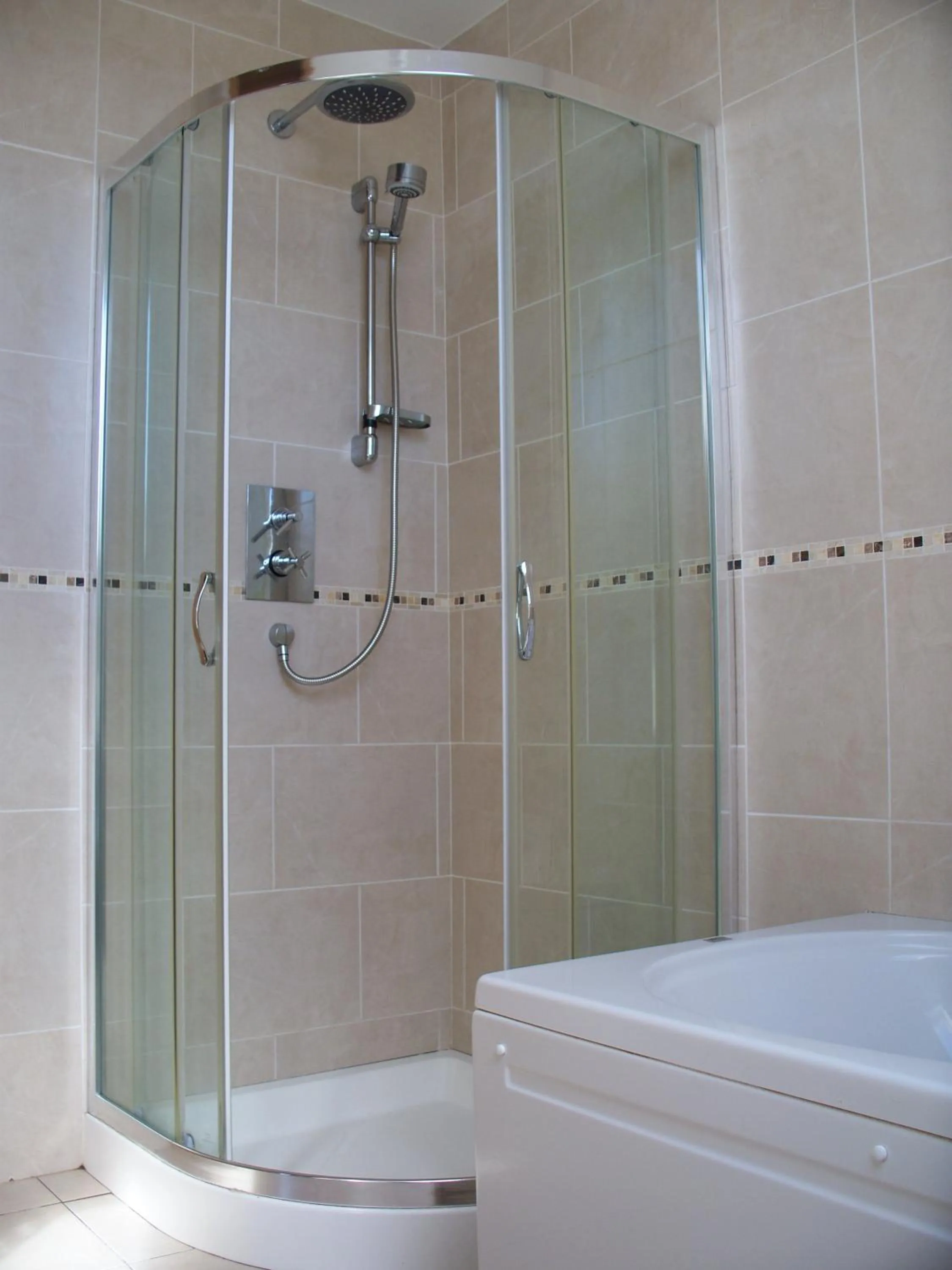 Shower in Blackberry Lodge Accommodation