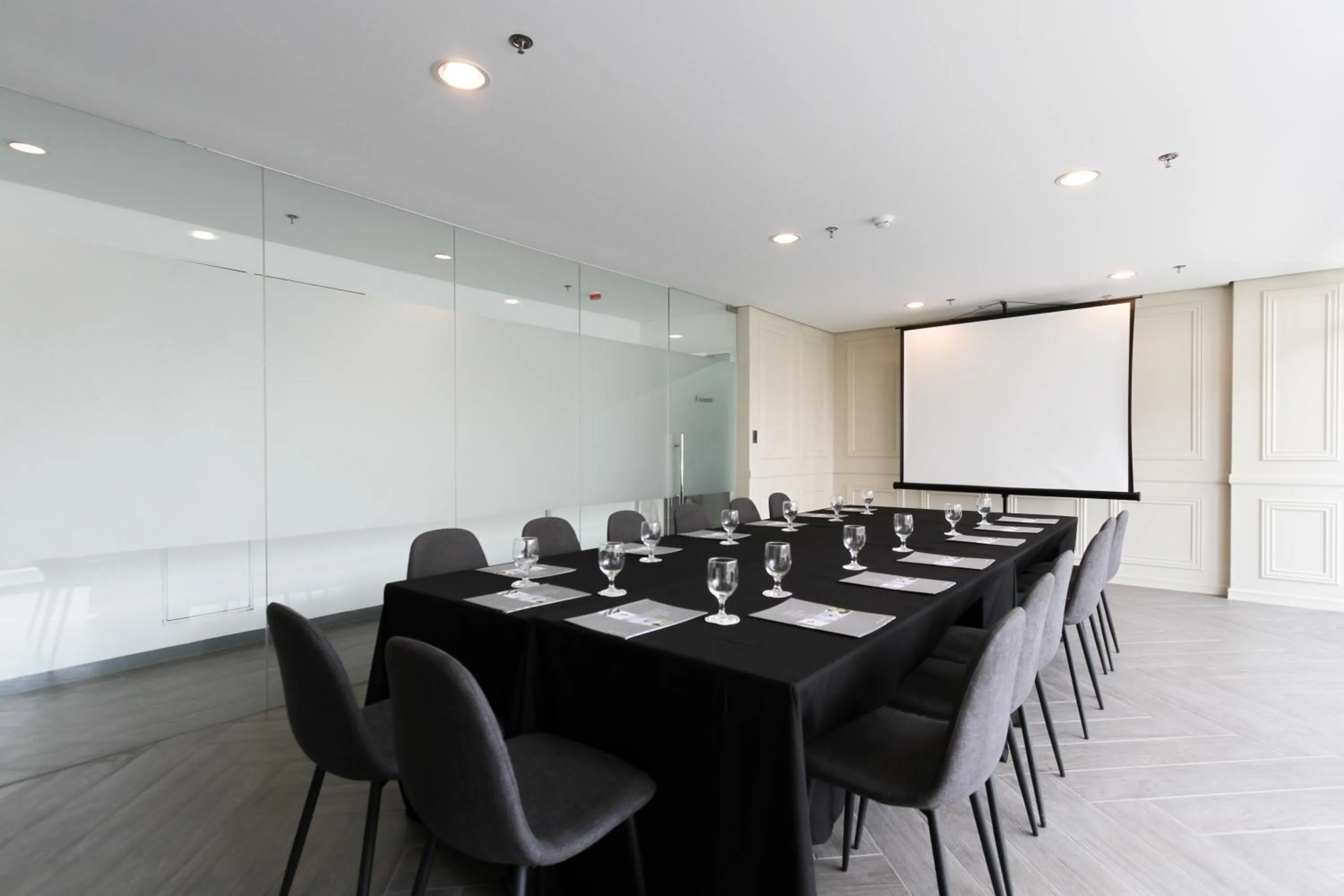 Business facilities in Privato Makati