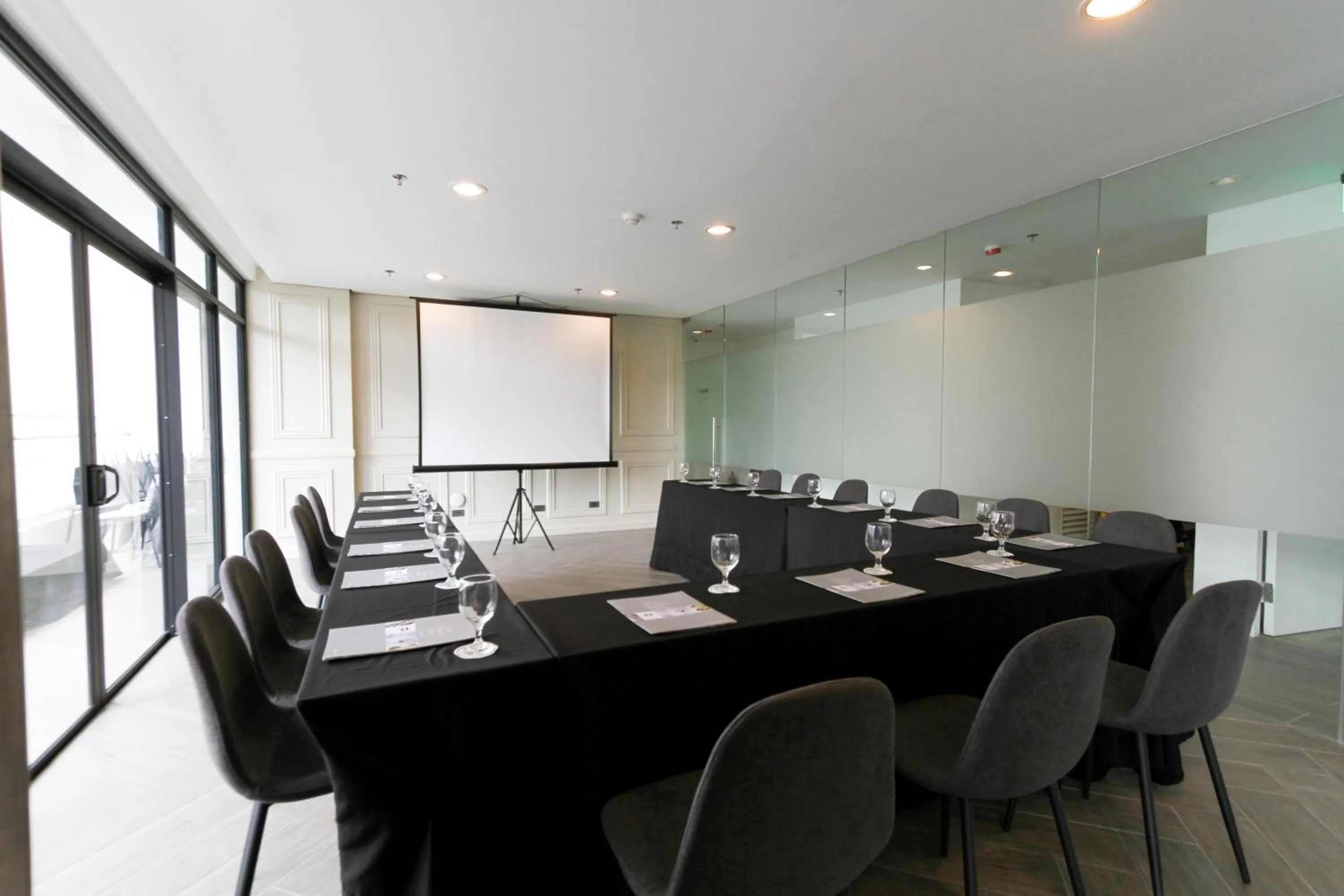 Business facilities in Privato Makati