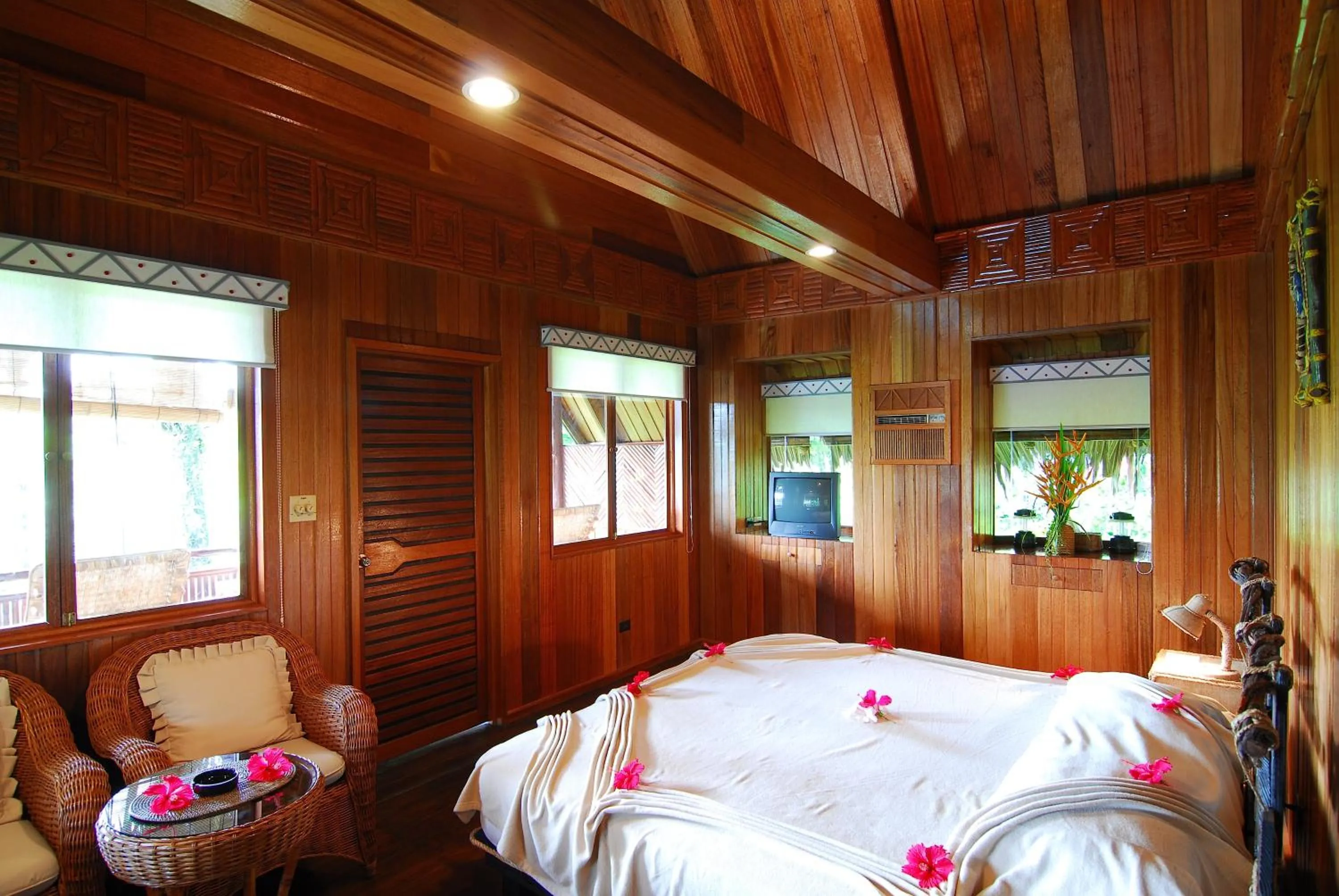 Photo of the whole room, Bed in Palau Plantation Resort