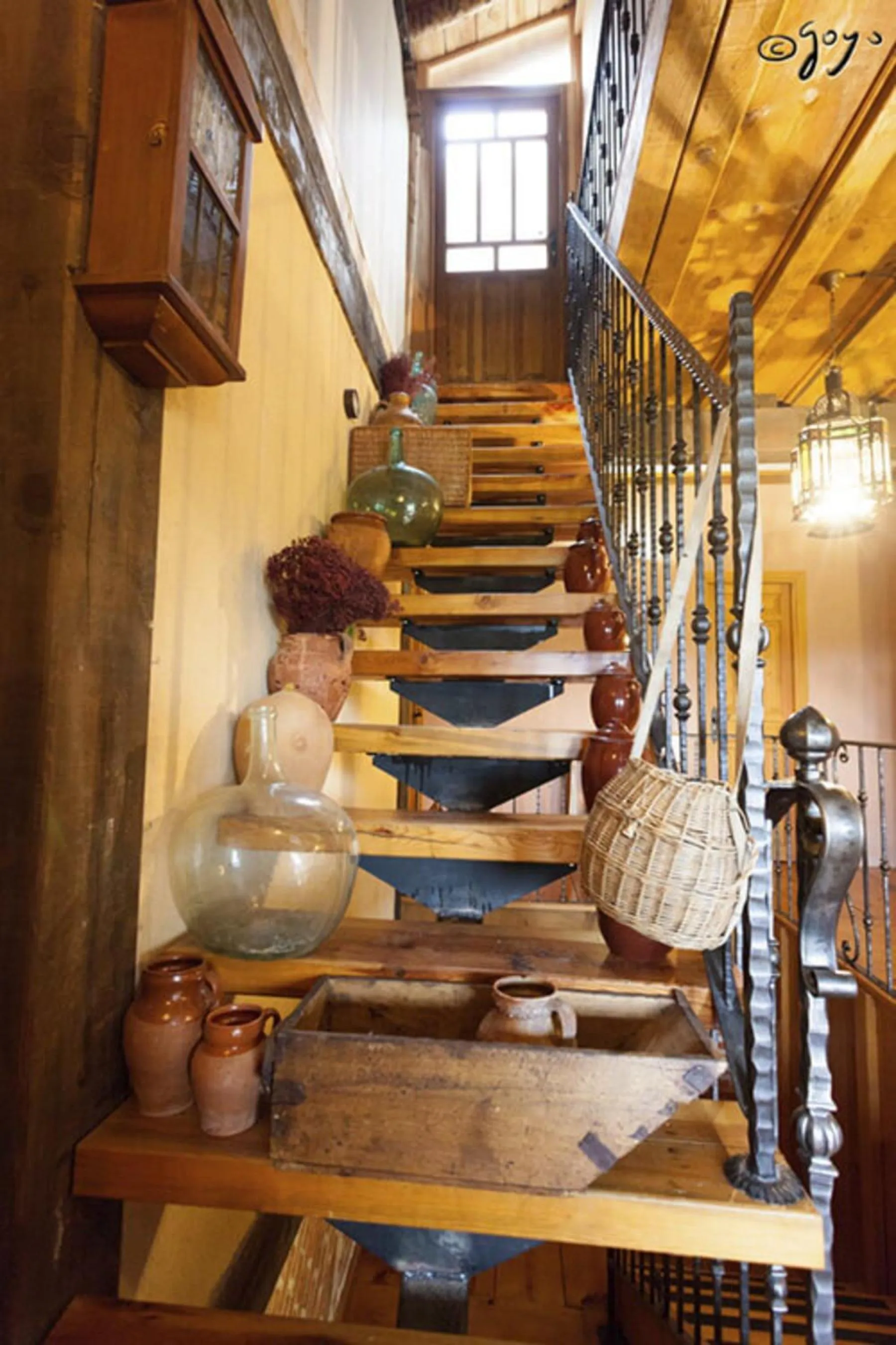 Decorative detail in El Camino Real