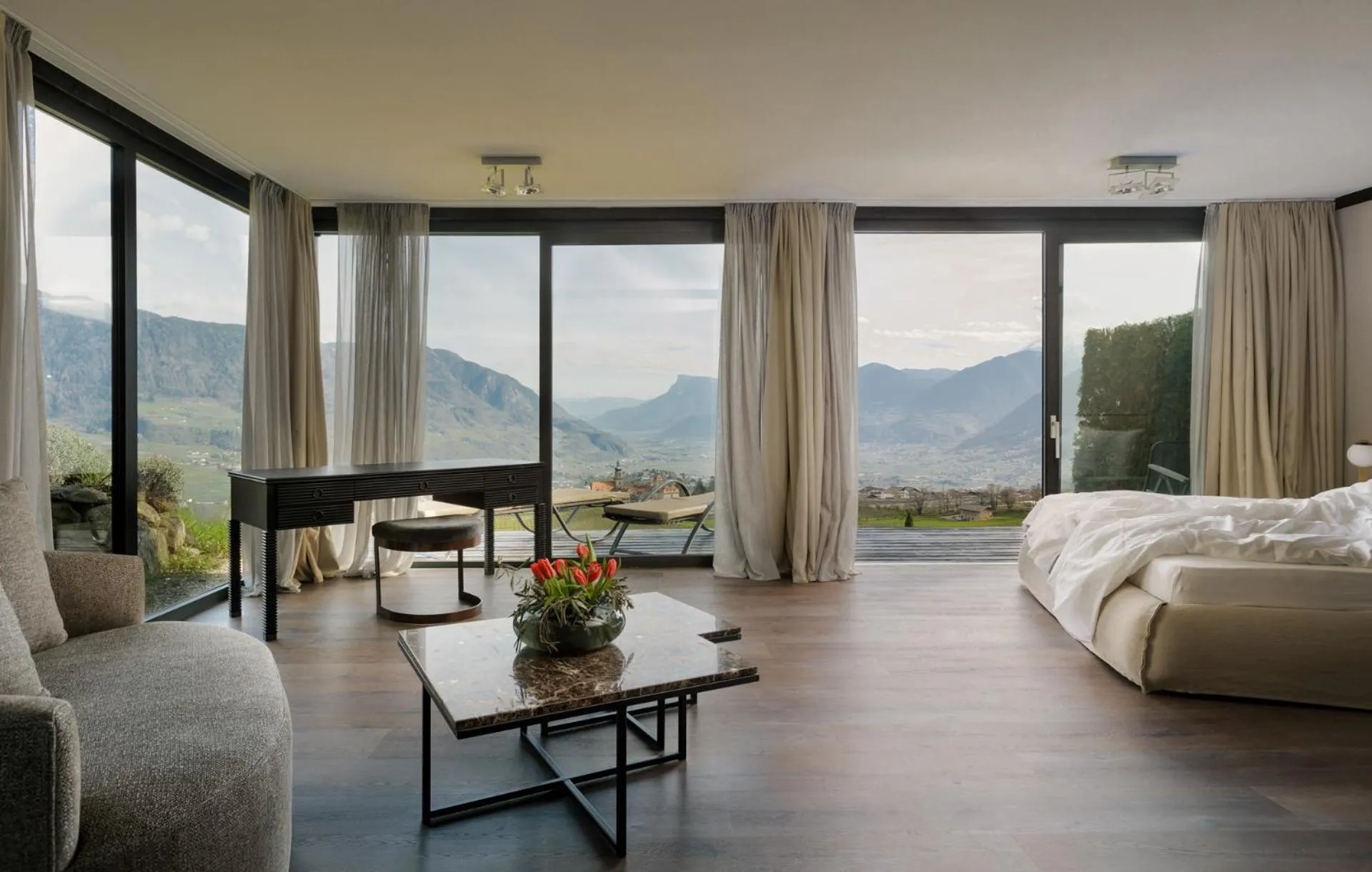 Property building, Bed in Hotel KÜGLERHOF