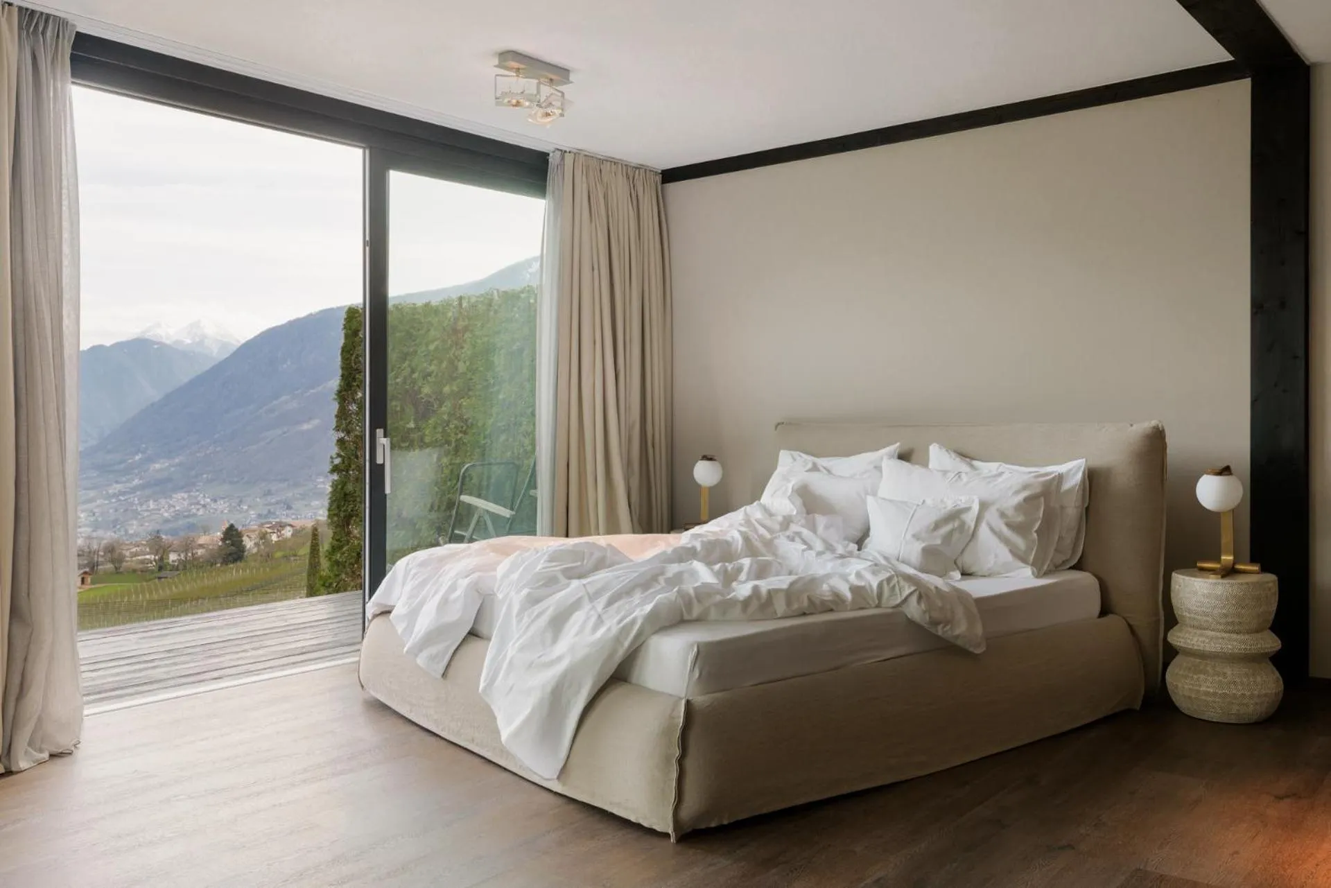 View (from property/room), Bed in Hotel KÜGLERHOF