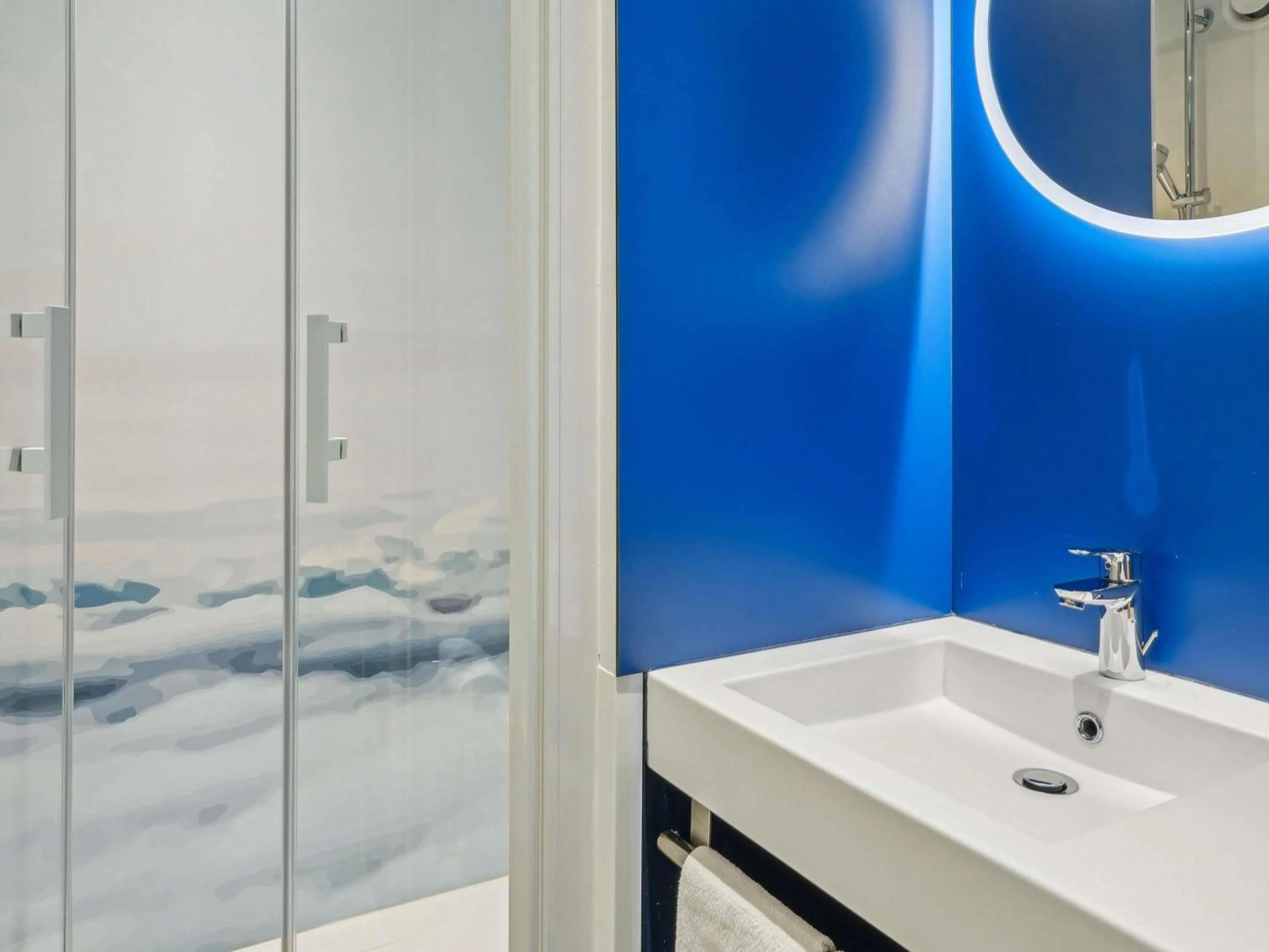 Bedroom in ibis Styles Paris Orly Airport