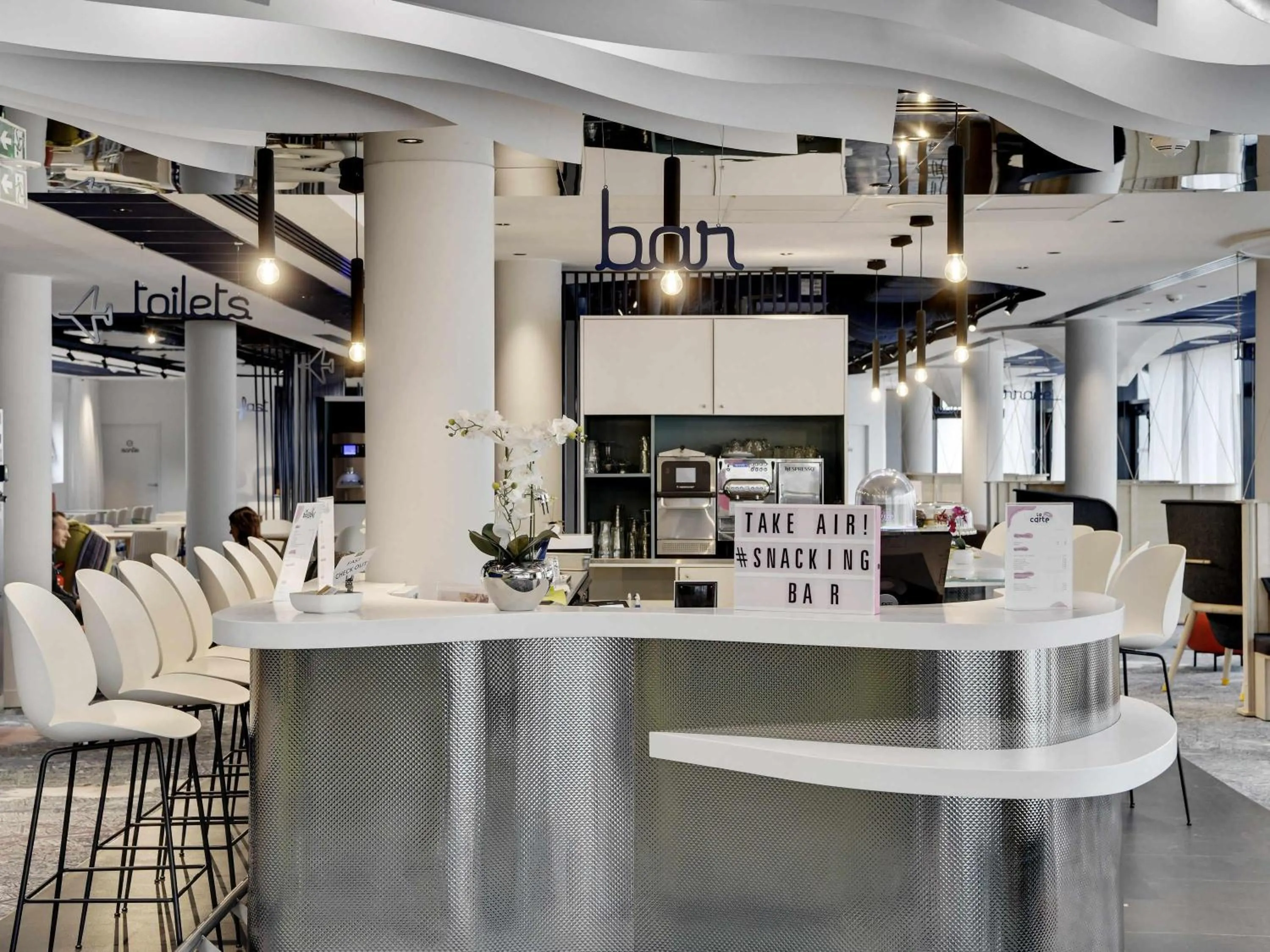 Lounge or bar in ibis Styles Paris Orly Airport