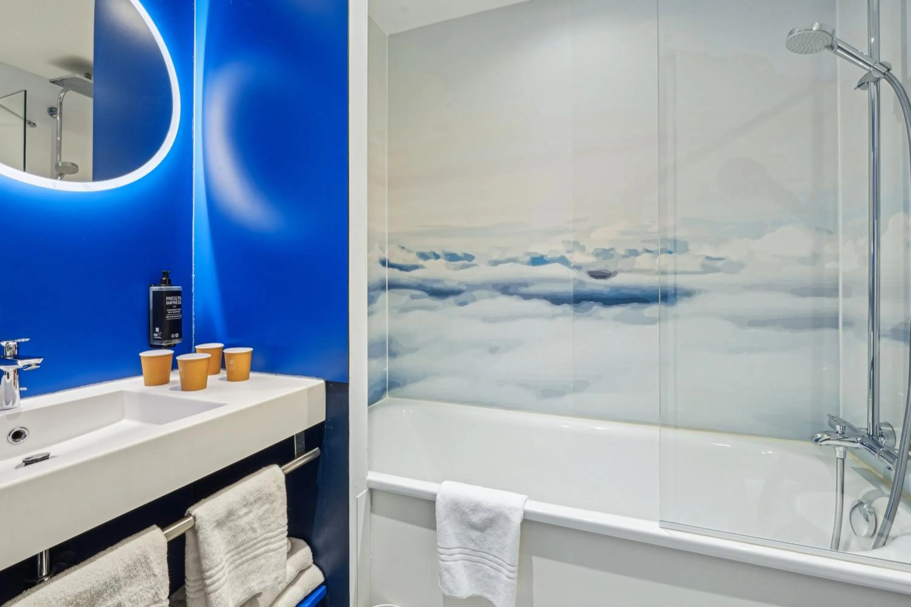 Bath in ibis Styles Paris Orly Airport