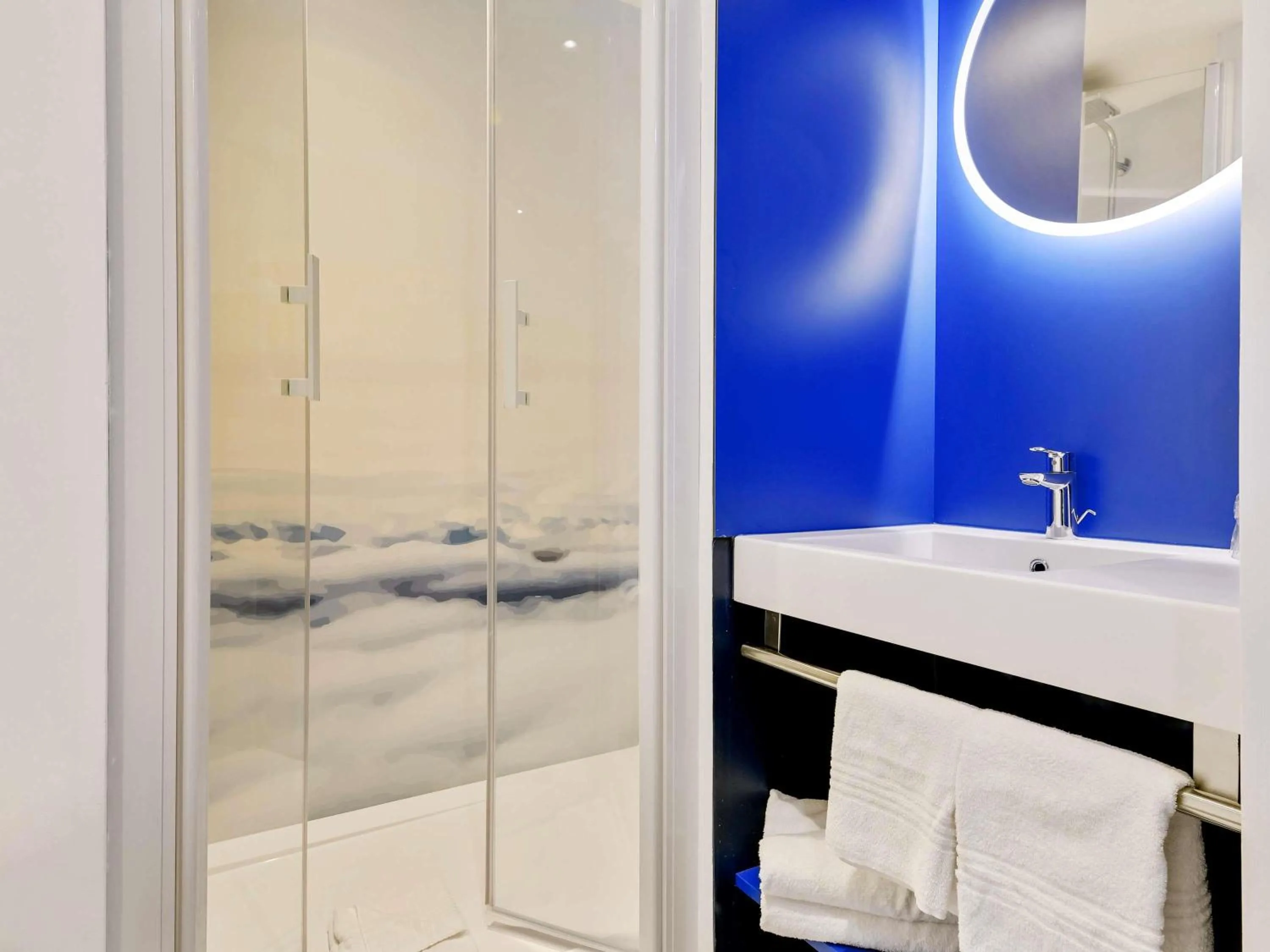 Bedroom in ibis Styles Paris Orly Airport