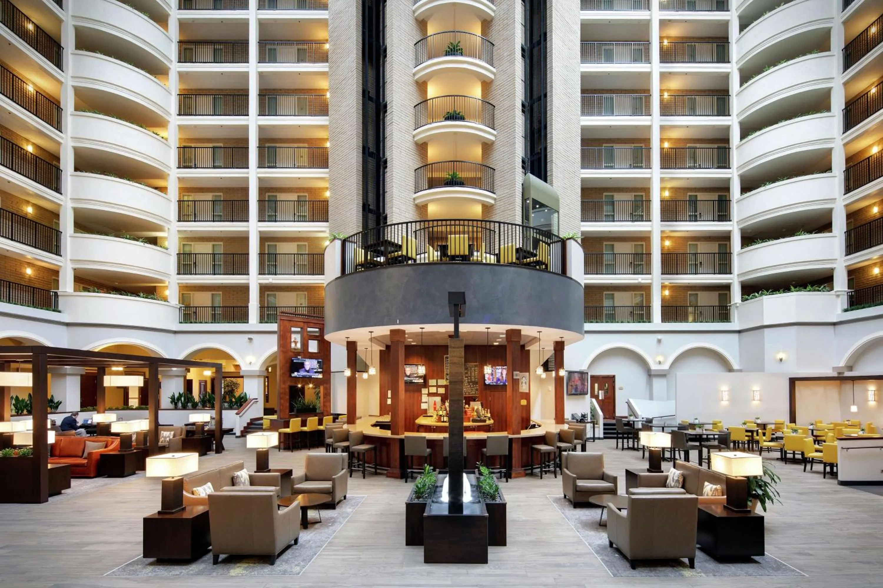 Lounge or bar in Embassy Suites Dallas - Park Central Area