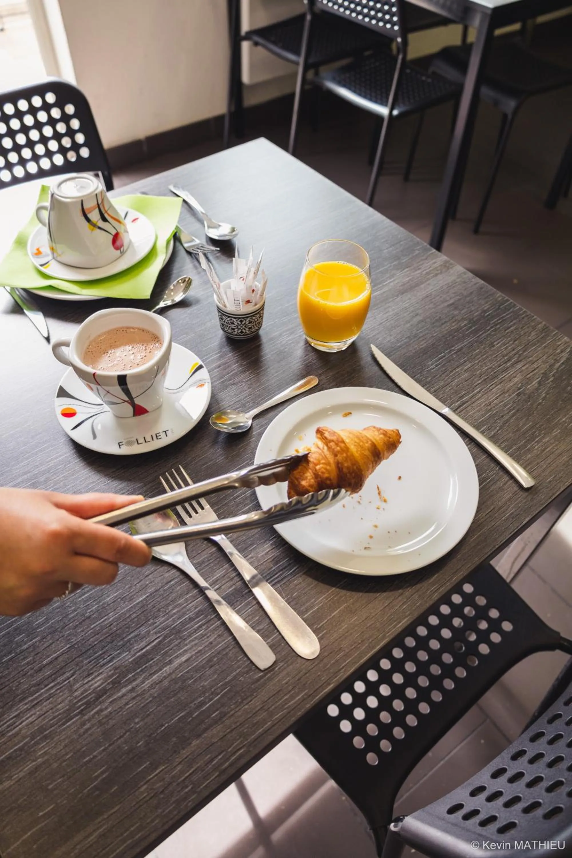 Buffet breakfast in Résidence Les Académies Aixoise