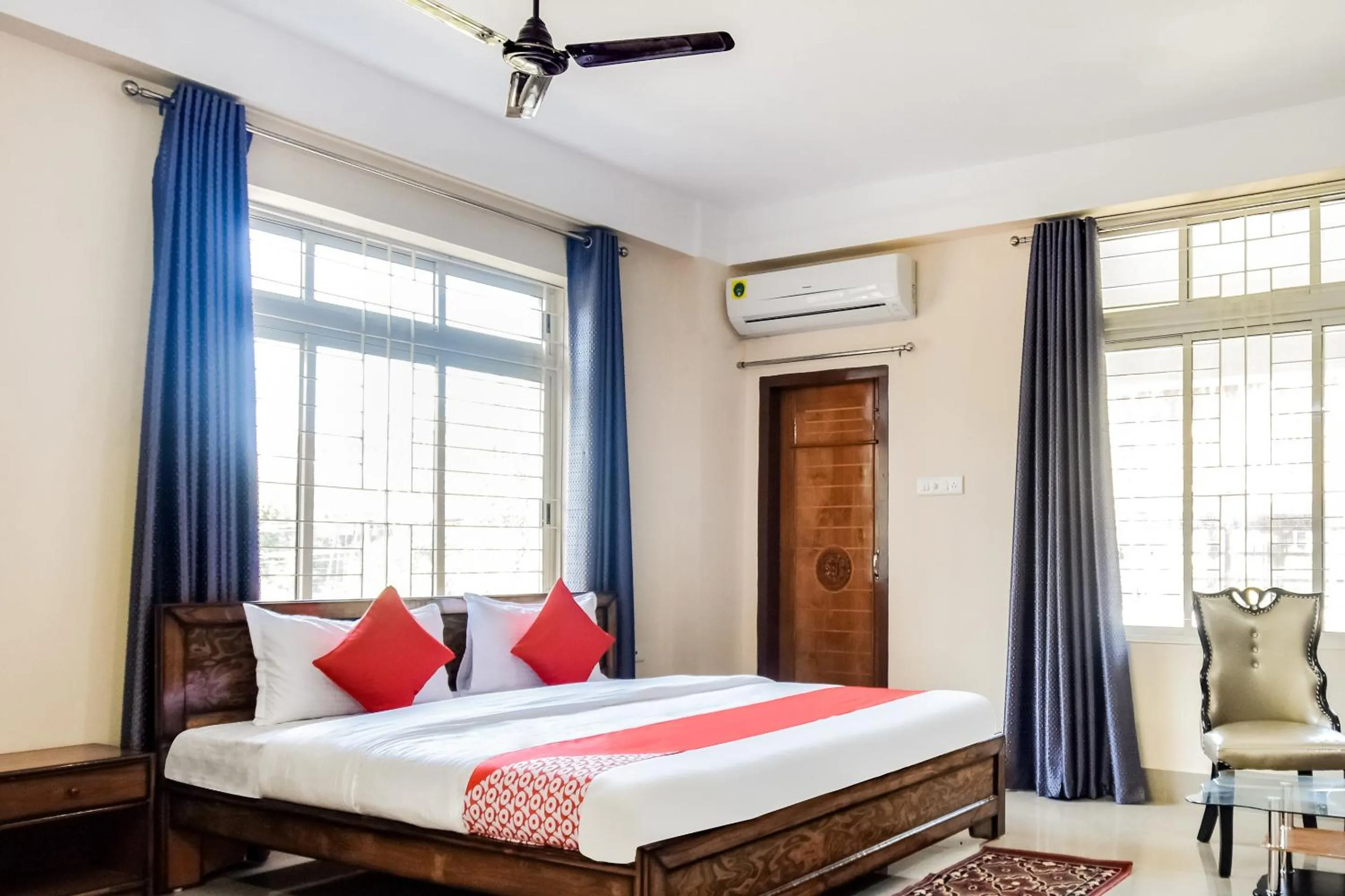 Bedroom, Bed in Super Hotel O Royal Pearl Inn