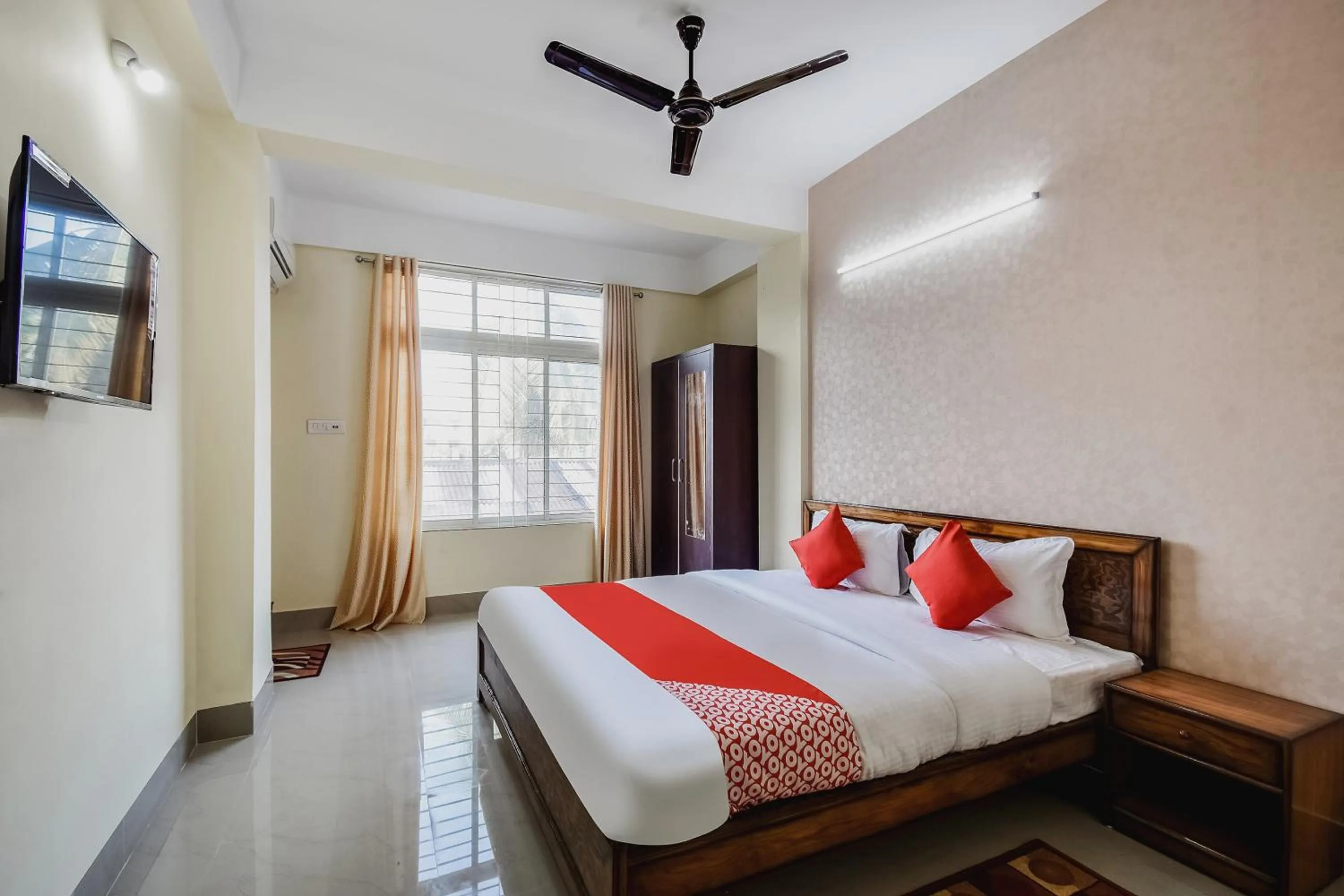 Bedroom, Bed in Super Hotel O Royal Pearl Inn