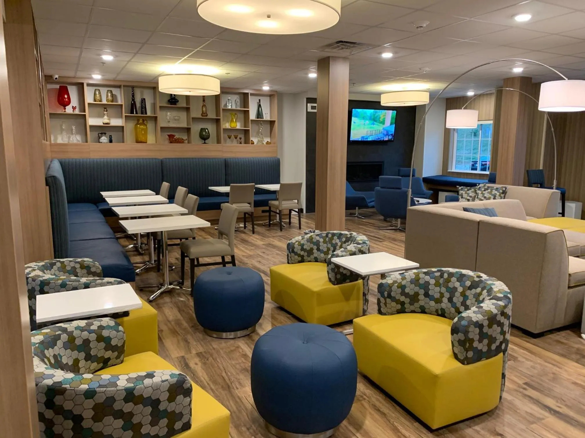 Lobby or reception in Microtel Inn & Suites by Wyndham Woodland Park