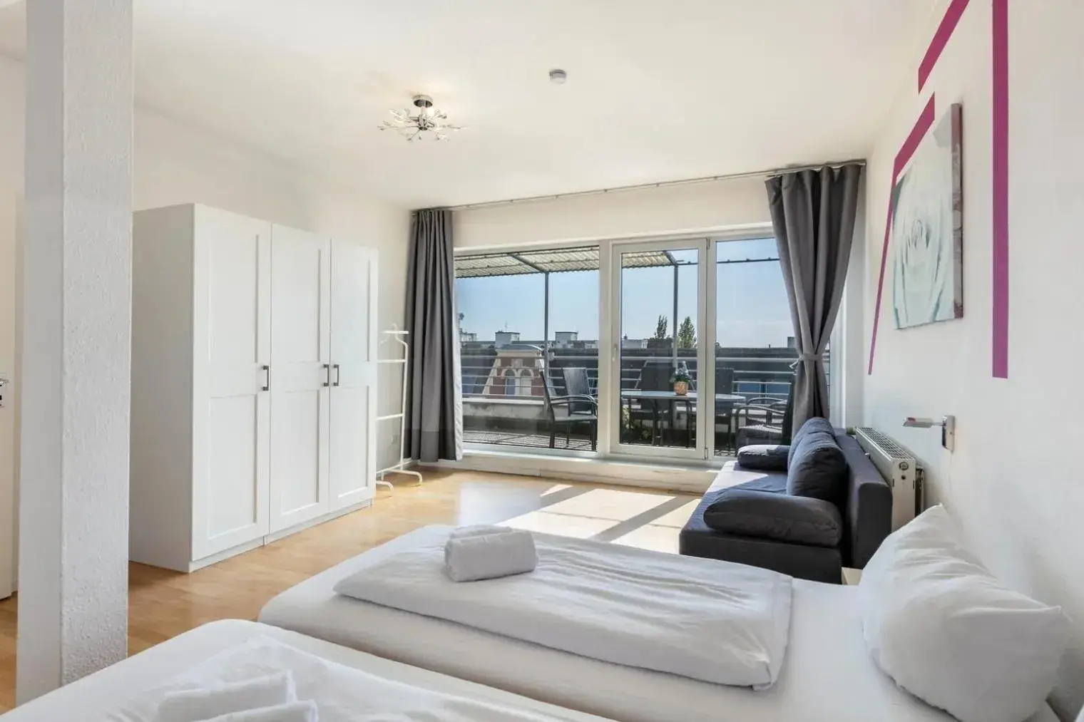 Four-Bedroom Apartment with Terrace Lilie - Ringbahnstraße 70, 12099 Berlin in Apartments Schöneberg Four-Bedroom Apartment with Terrace Lilie - Ringbahnstraße 70, 12099 Berlin in Apartments Schöneberg