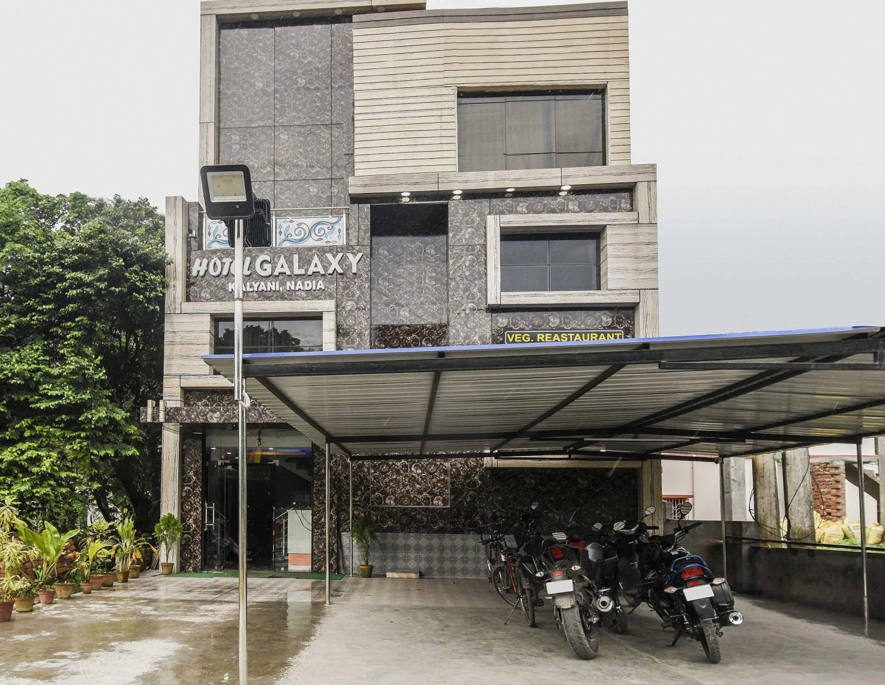 Facade/entrance in Hotel O Galaxy