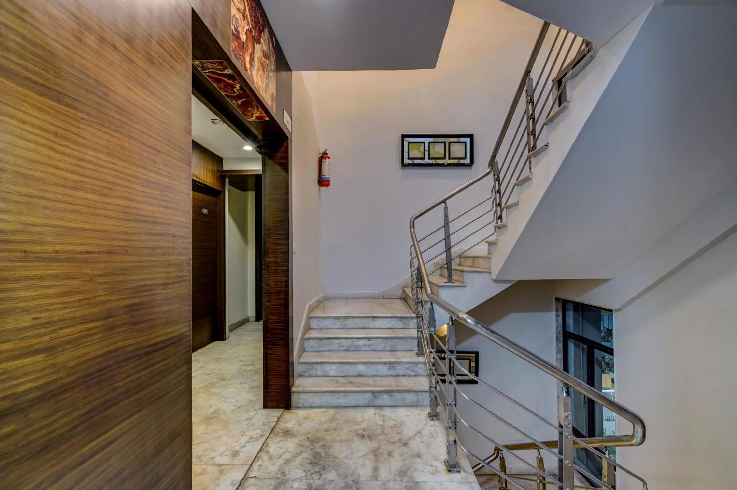 Lobby or reception in Treebo Soho Newtown Near New Town Bus Stand