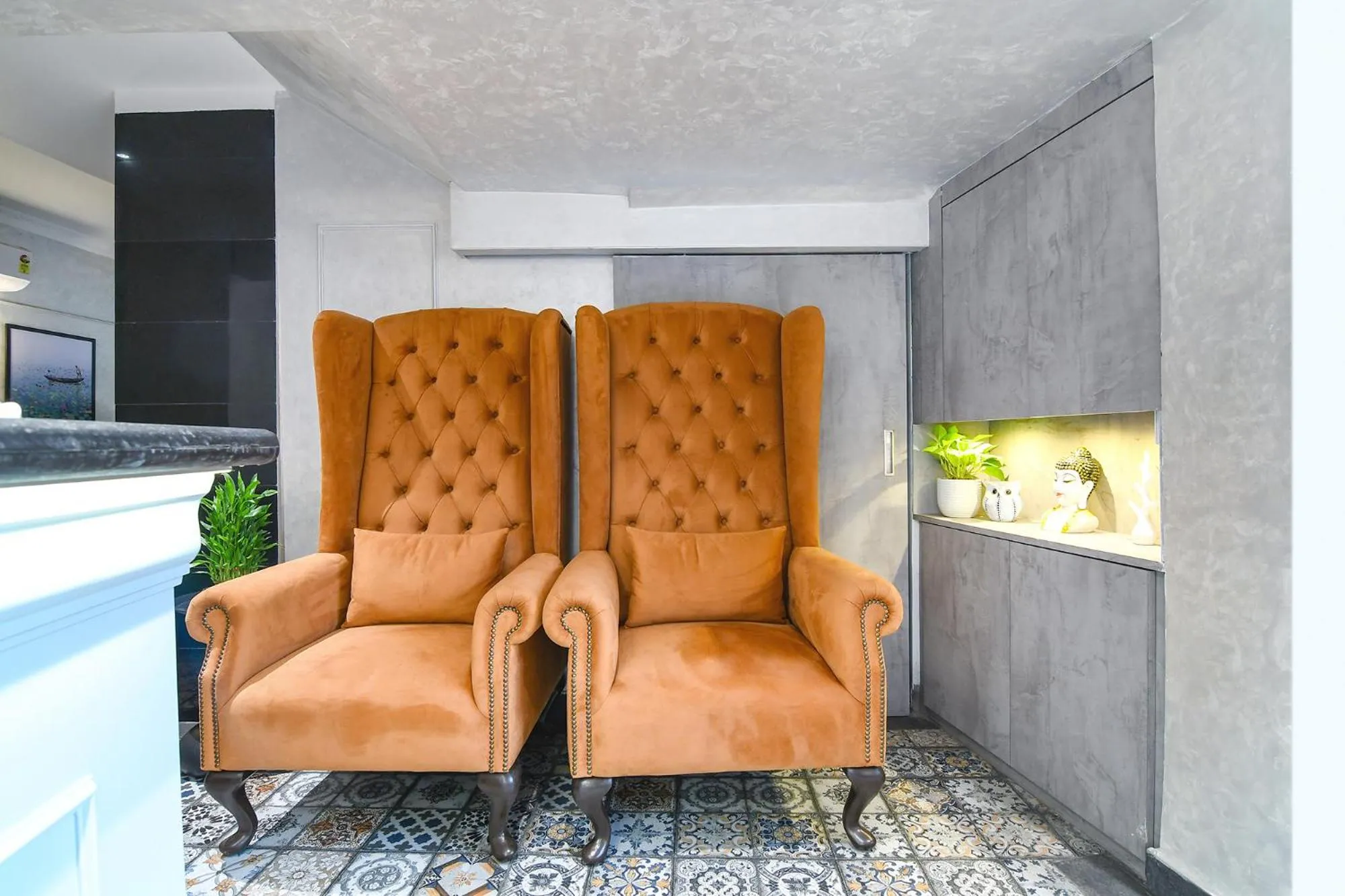 Seating area in FabHotel Prime Swagatam International Chinar Park