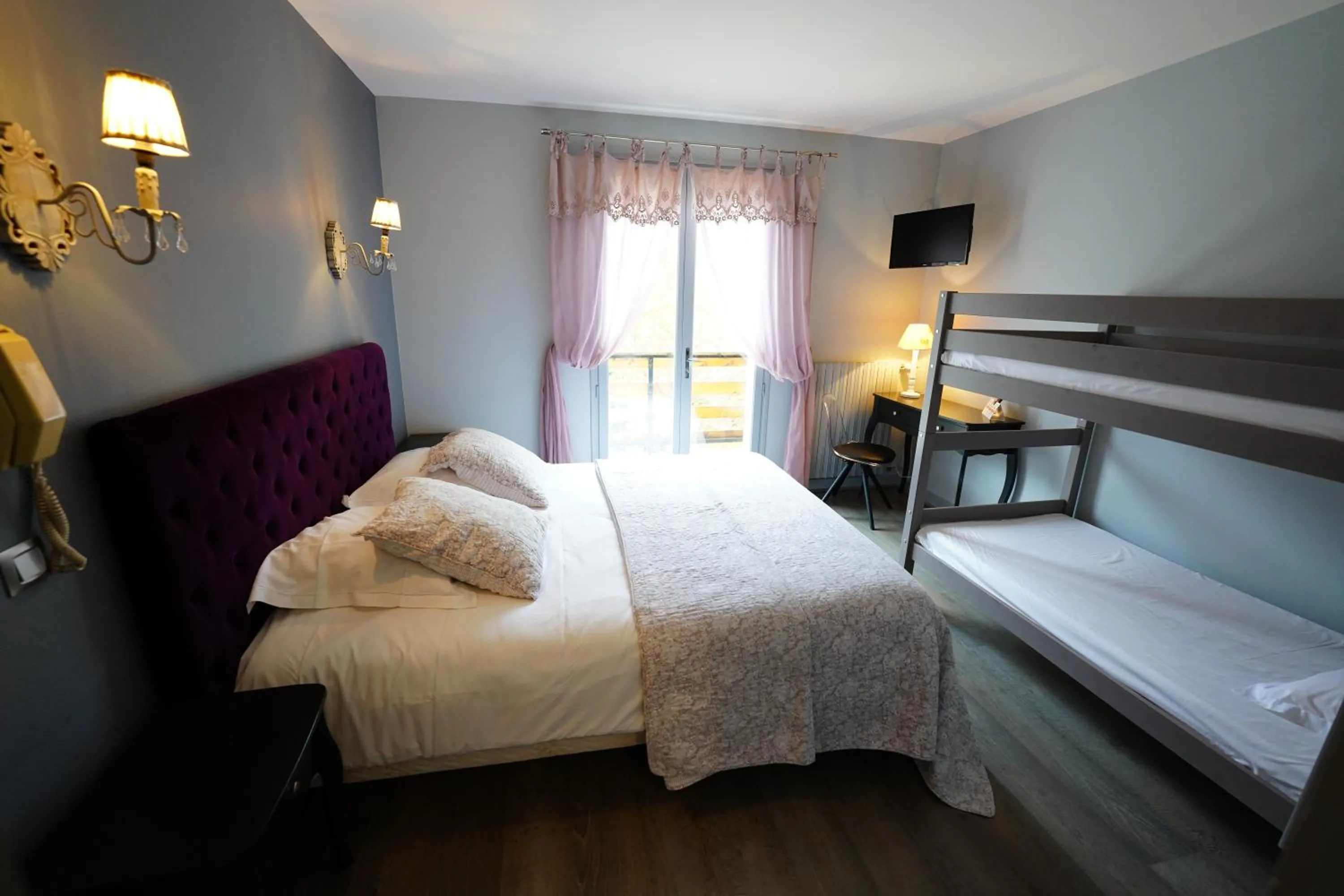 Photo of the whole room, Bed in Logis Hôtel Le Griou