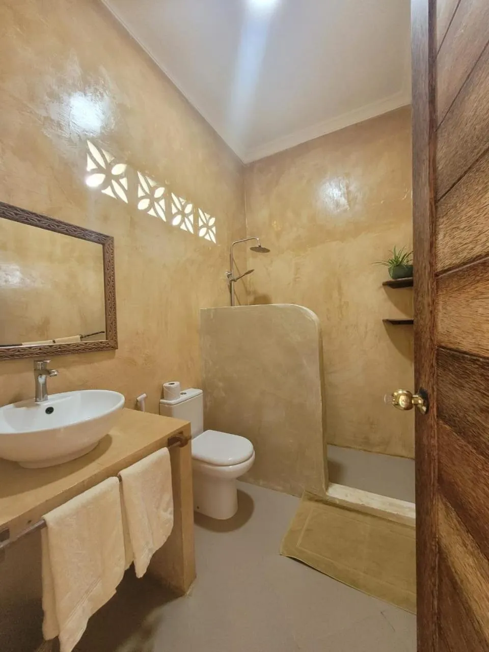 Bathroom in Siri Beach Lodge