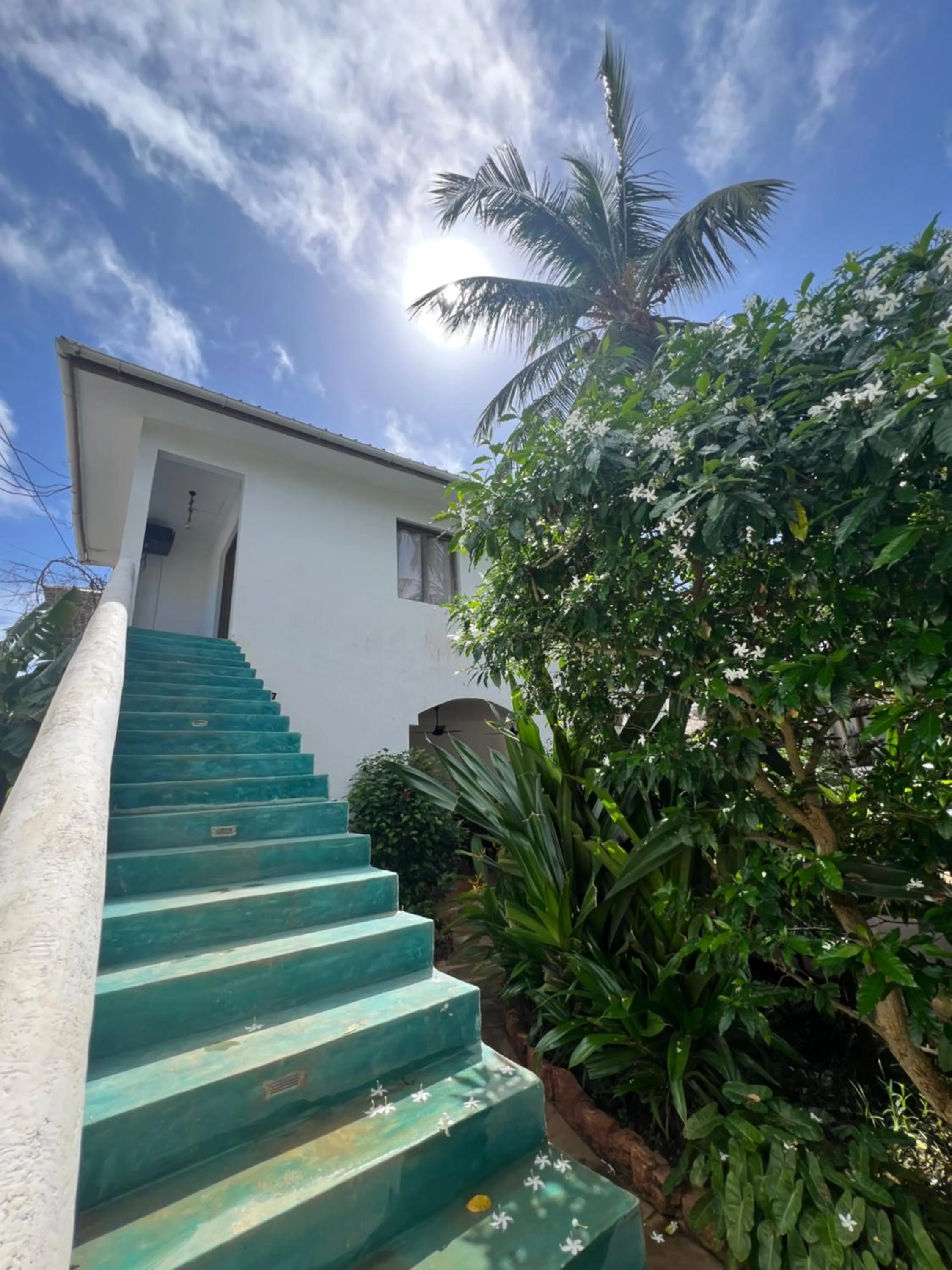 Property building in Siri Beach Lodge