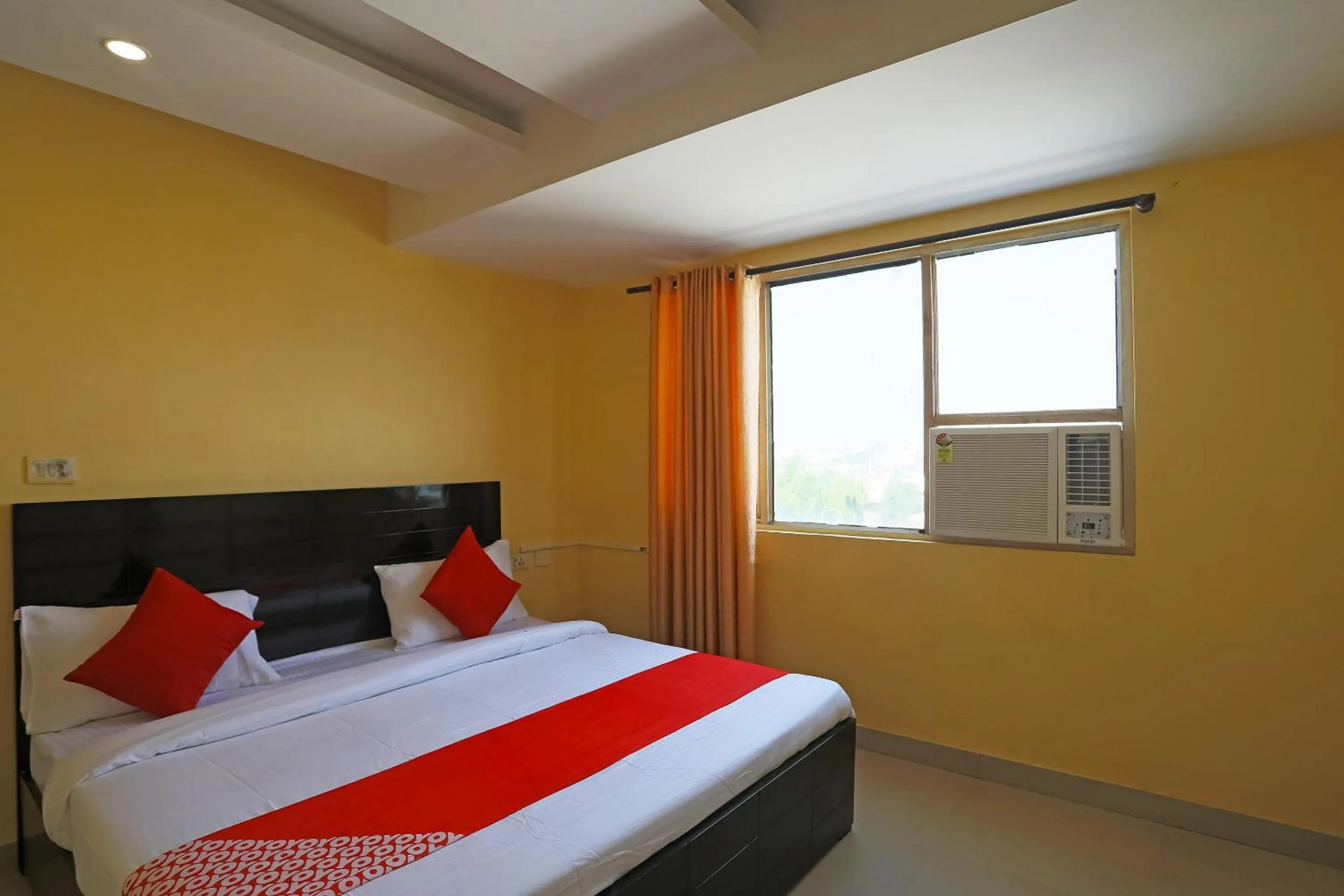 Bedroom, Bed in Hotel O M.M. Paradise & PG