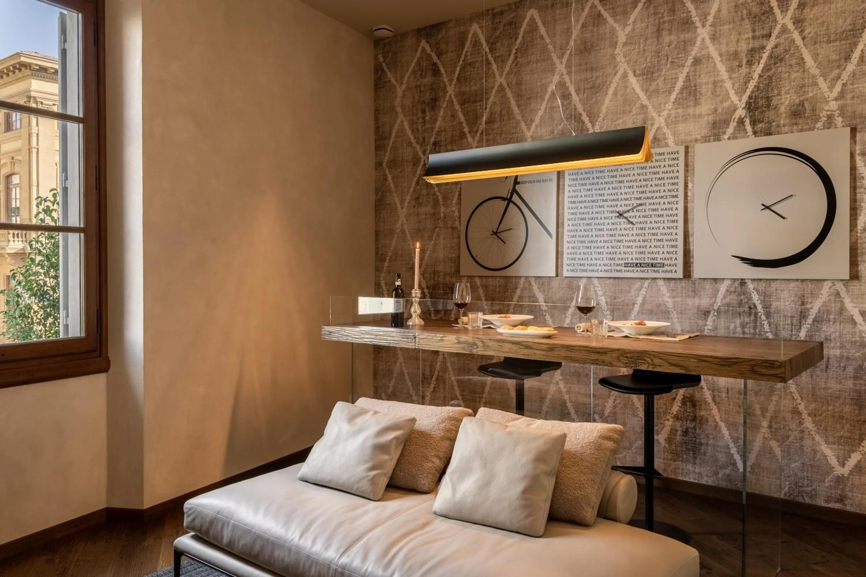 Living room in Oltrarno 1881 Apartments