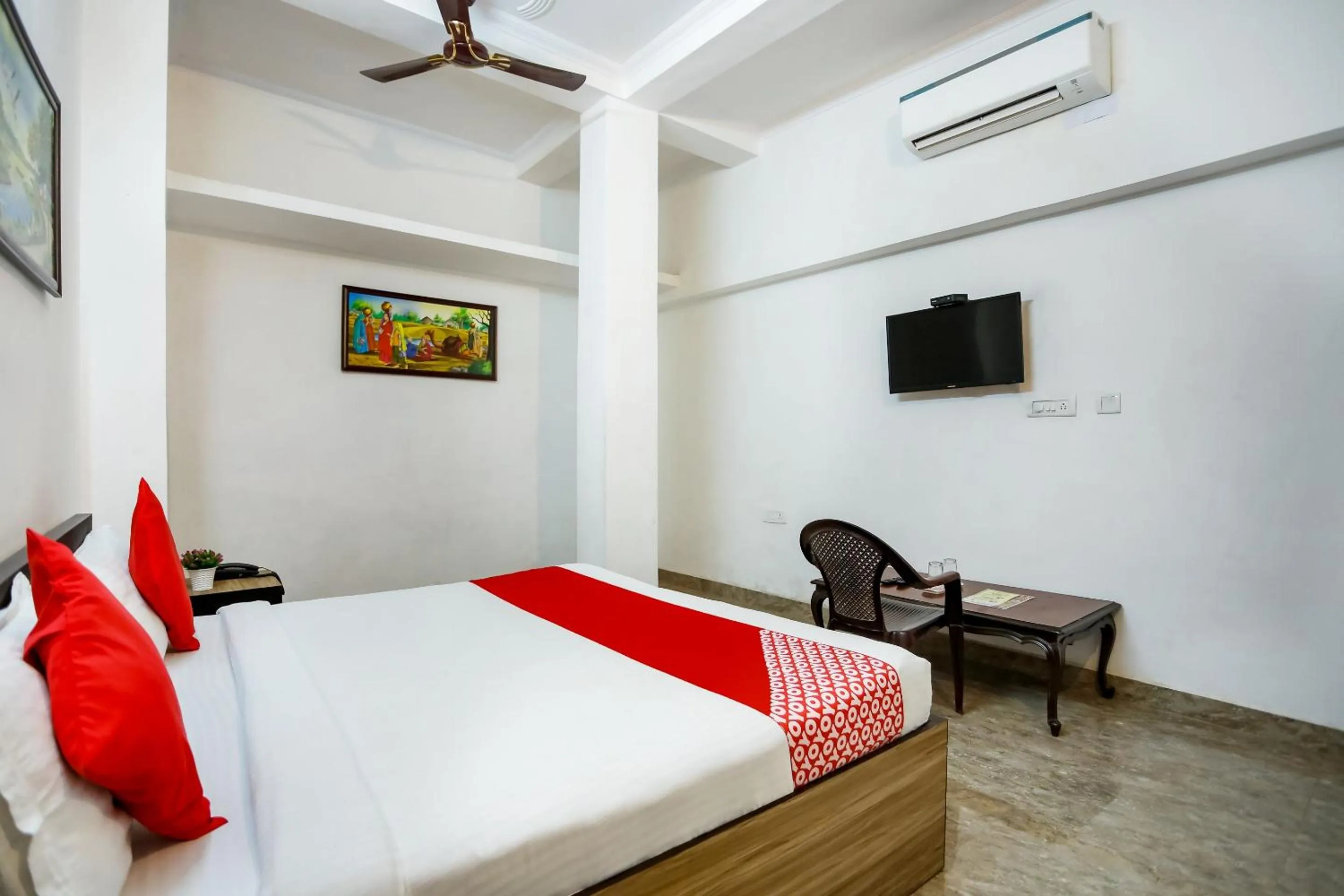 Bedroom in Hotel O SURYA INN