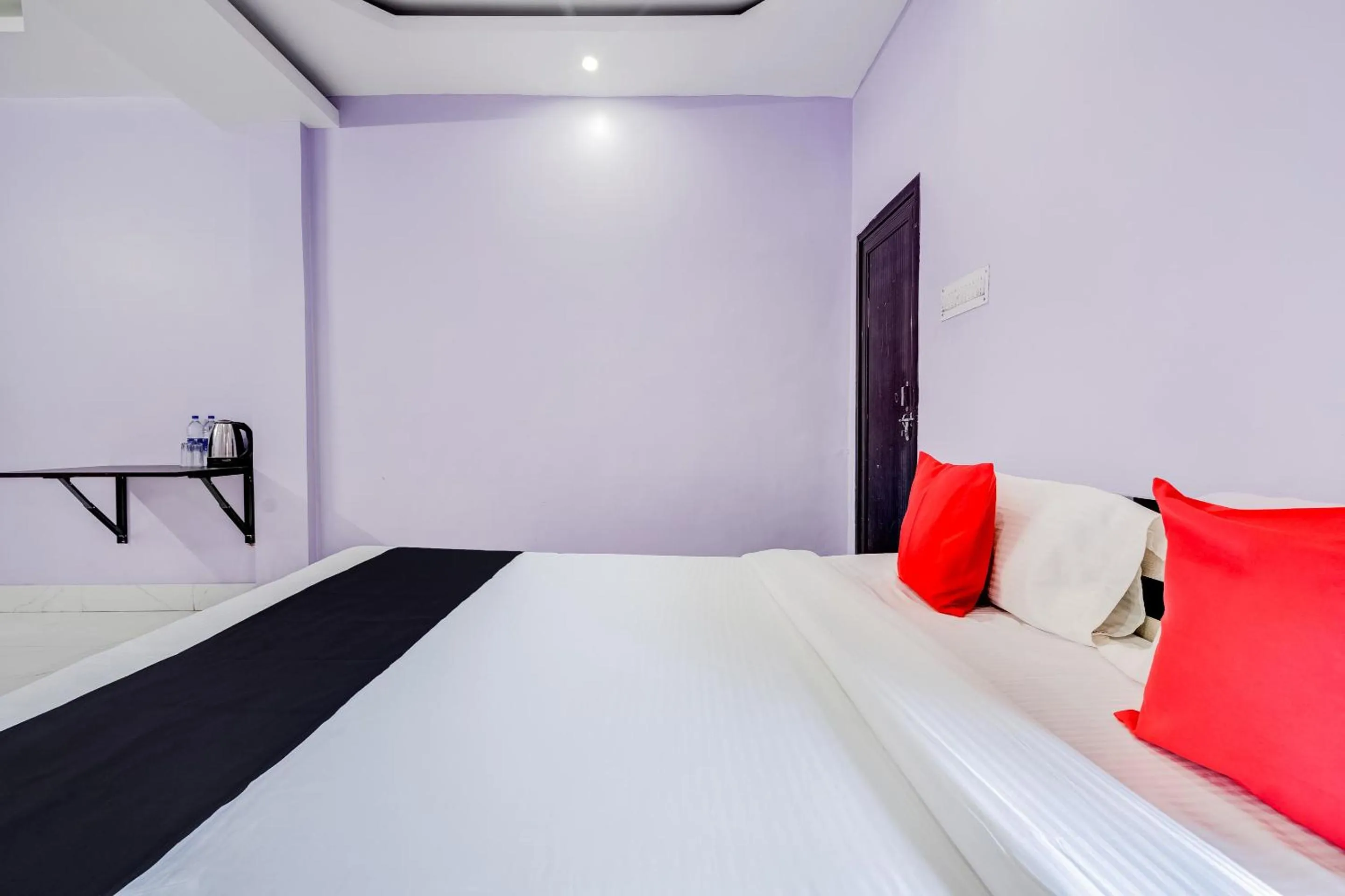 Bedroom, Bed in Super Capital O Gulmohar Marriage Garden