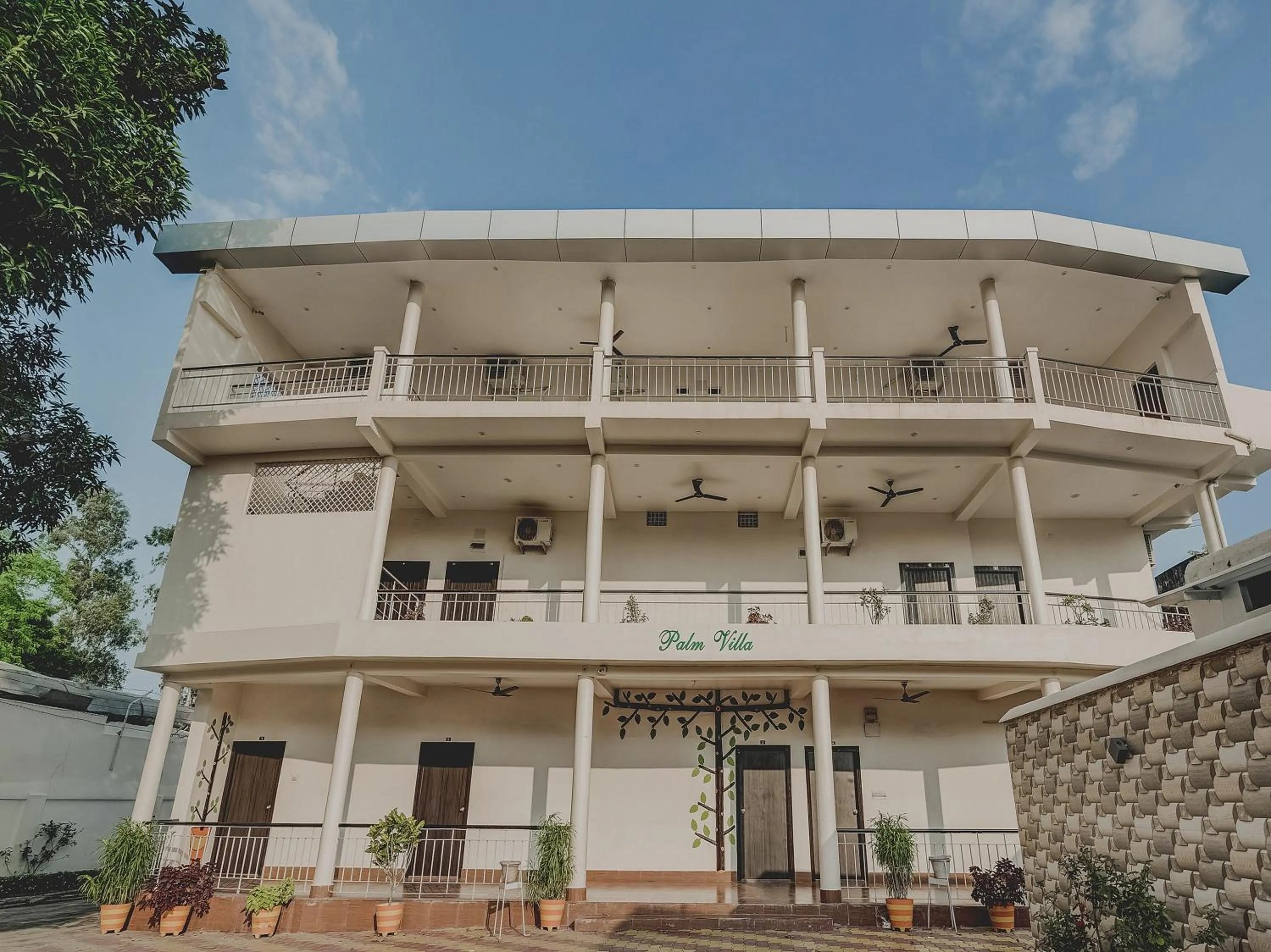Facade/entrance in Super Capital O Gulmohar Marriage Garden
