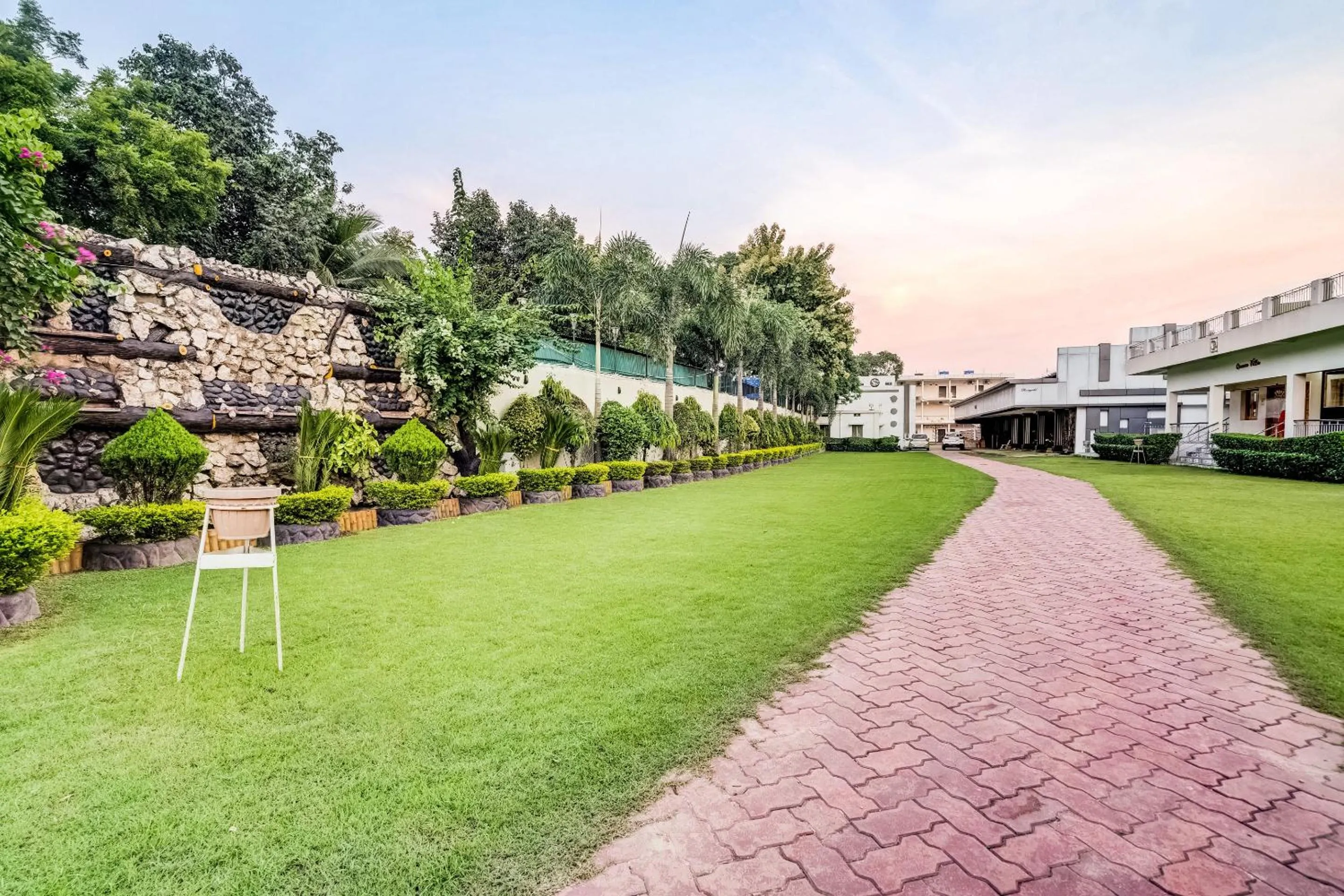 Garden in Super Capital O Gulmohar Marriage Garden