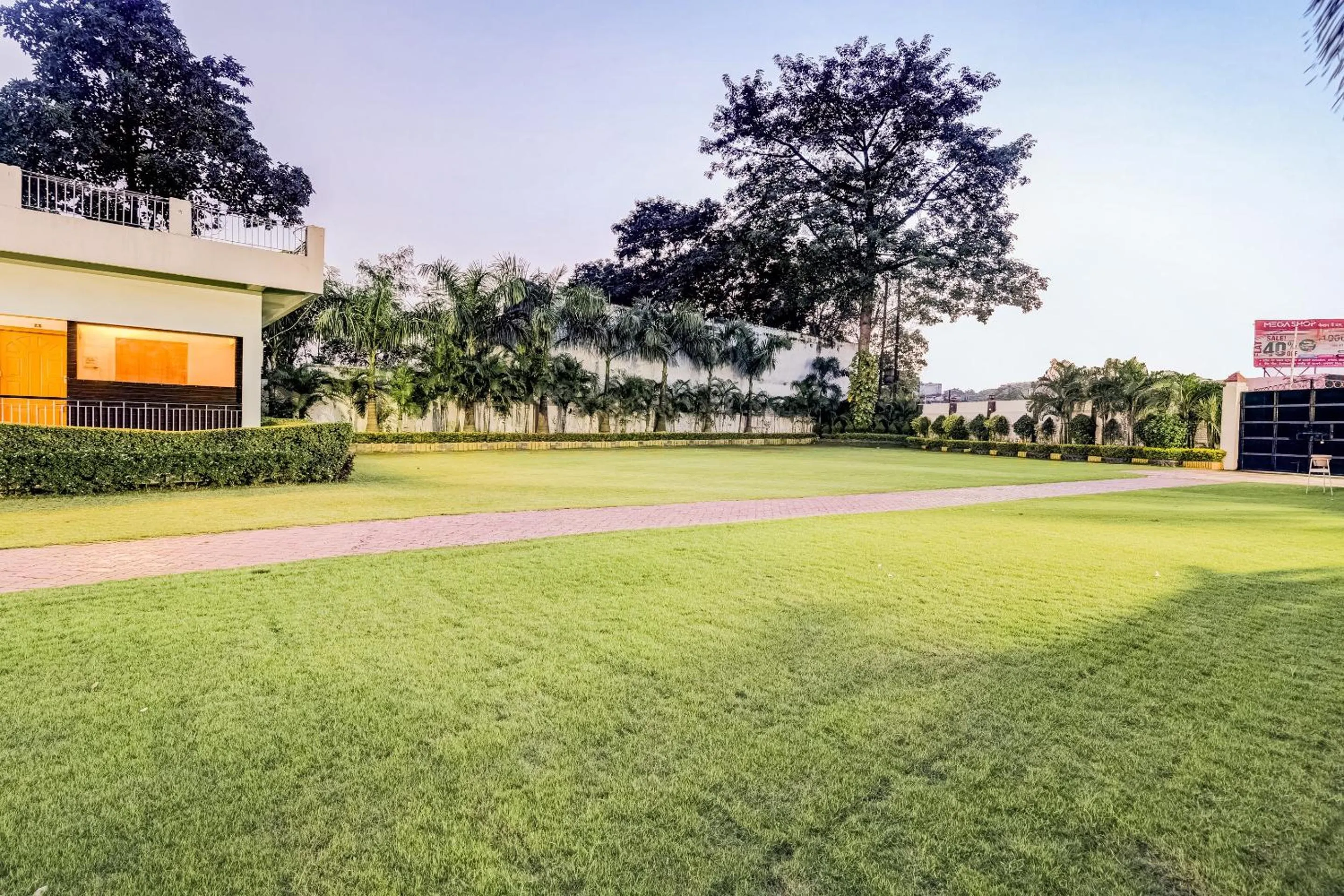 Garden in Super Capital O Gulmohar Marriage Garden