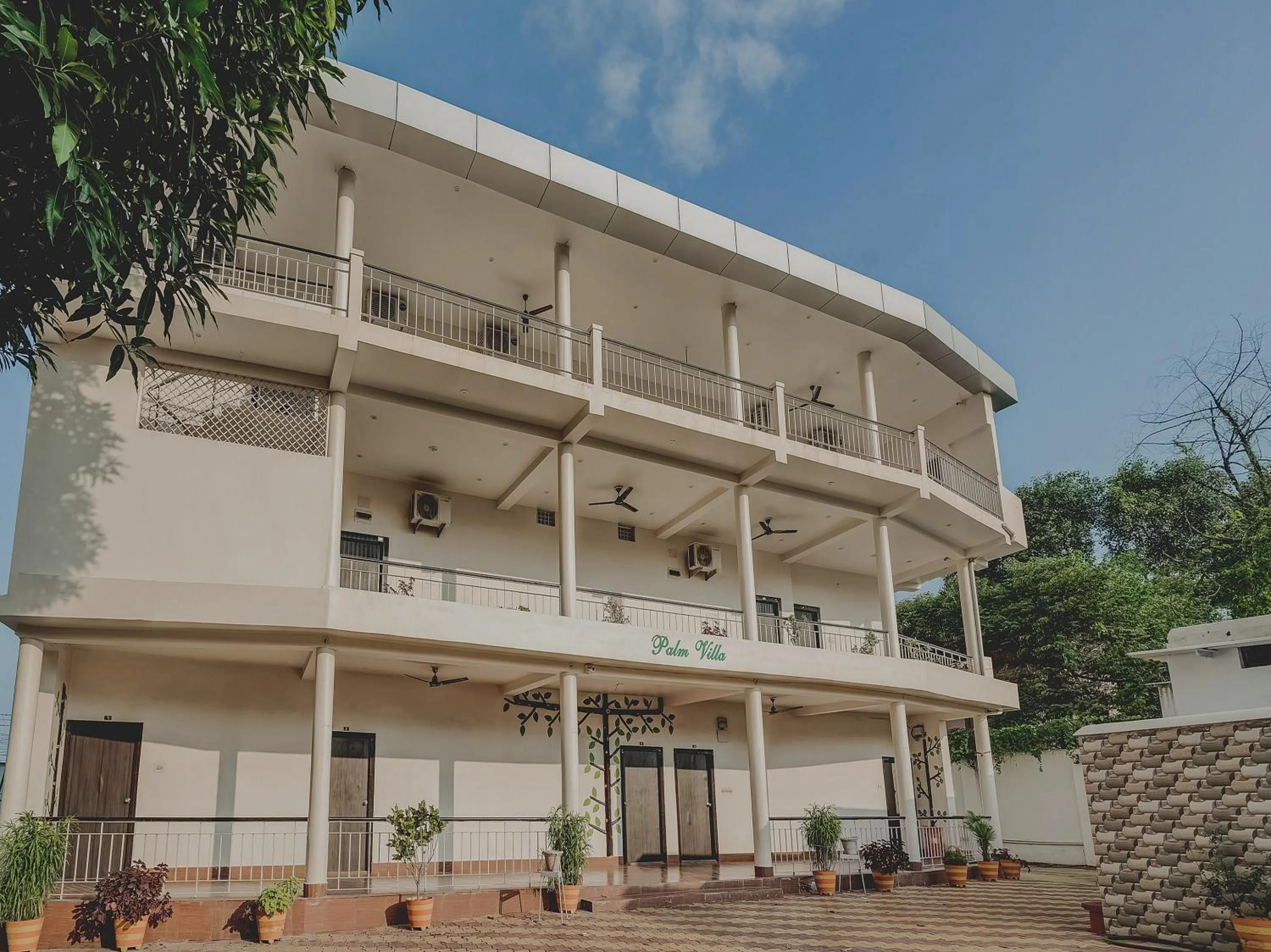Facade/entrance in Super Capital O Gulmohar Marriage Garden