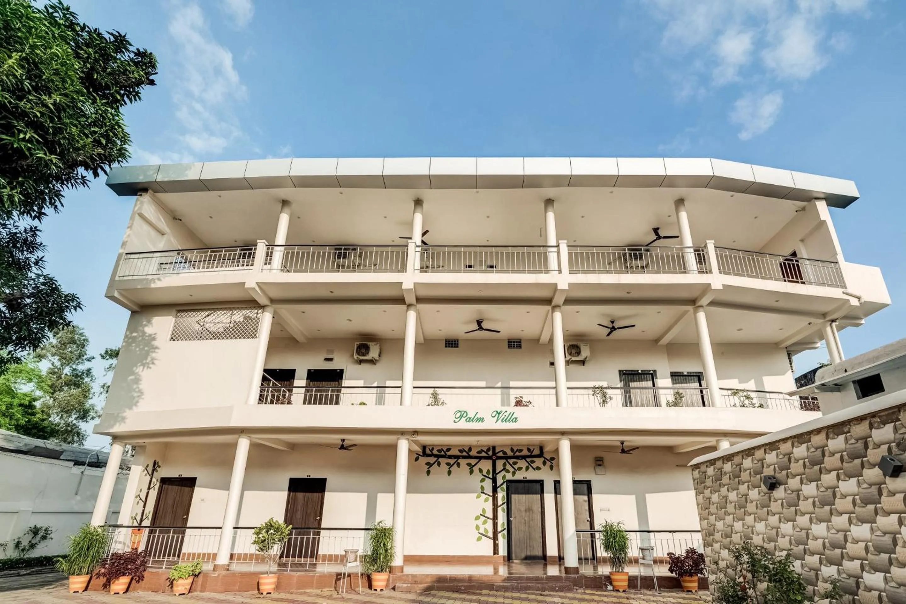 Facade/entrance in Super Capital O Gulmohar Marriage Garden