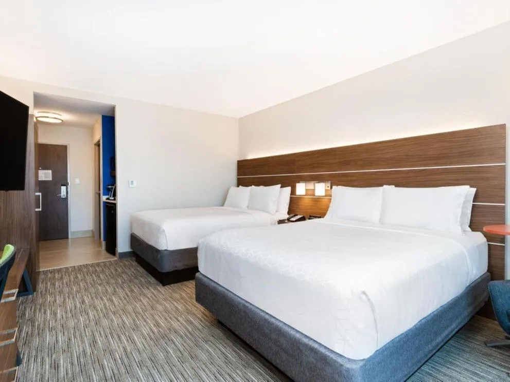 Photo of the whole room, Bed in Holiday Inn Express & Suites Niceville - Eglin Area by IHG
