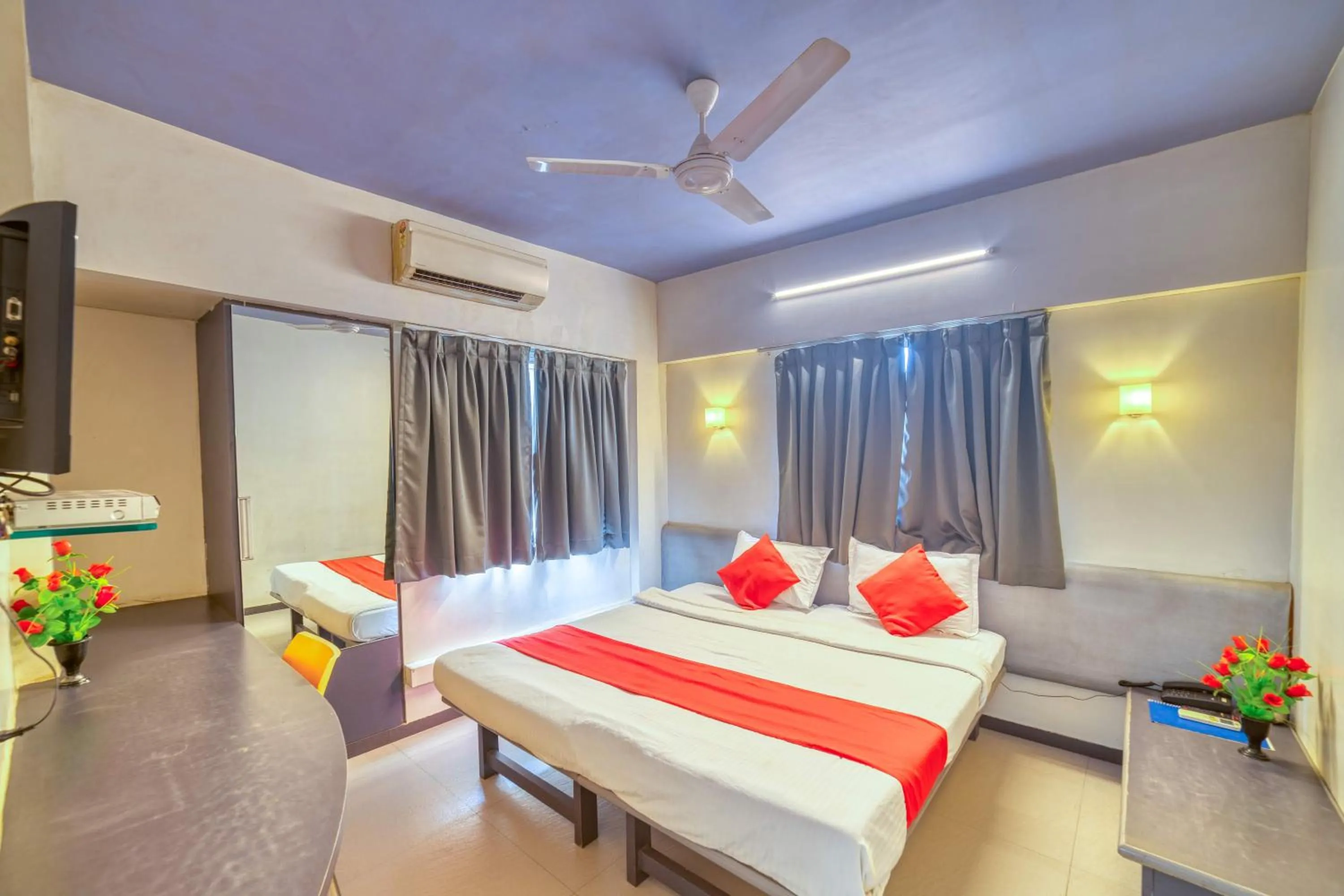 Photo of the whole room, Bed in Hotel Grand Ashwin