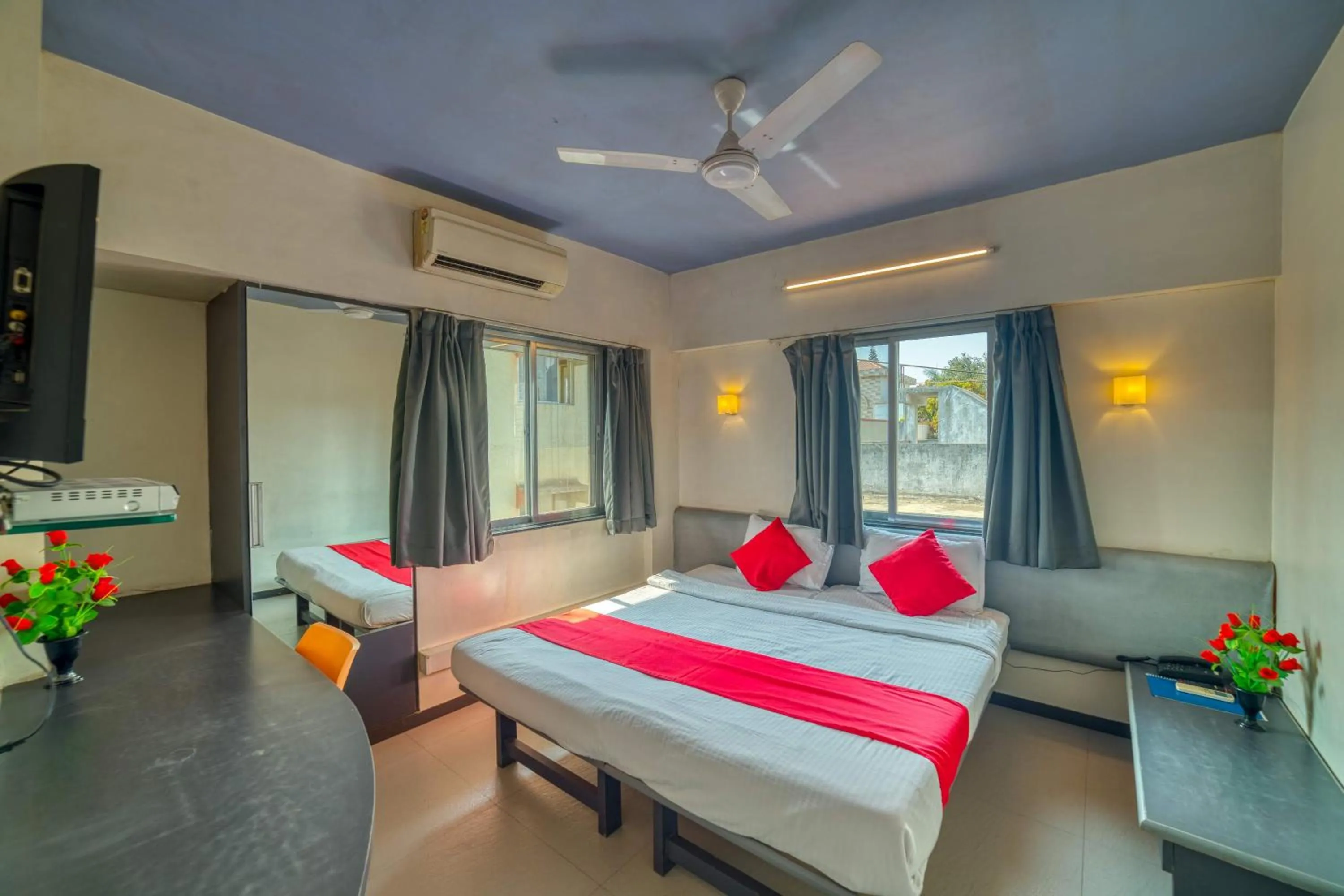 Photo of the whole room, Bed in Hotel Grand Ashwin