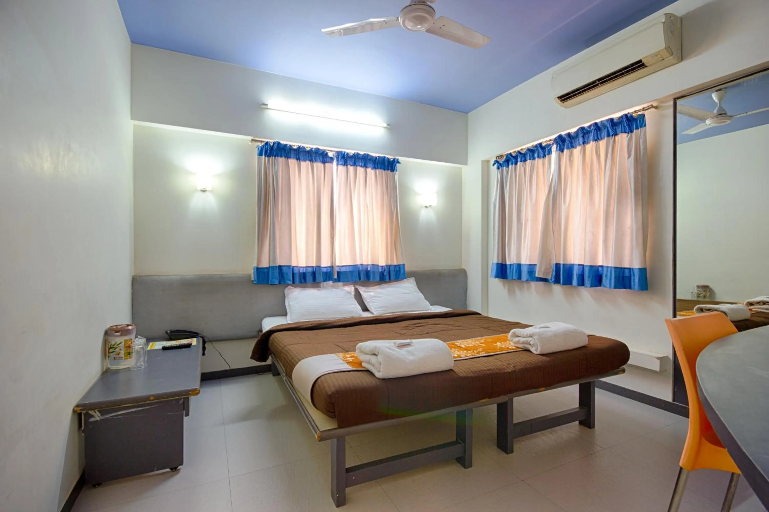 Bed in Hotel Grand Ashwin