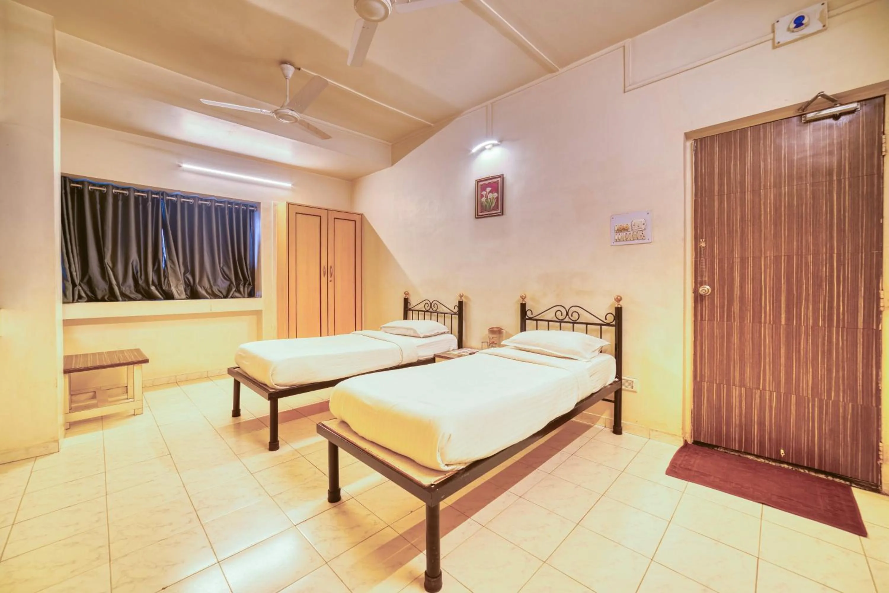 Photo of the whole room, Bed in Hotel Grand Ashwin