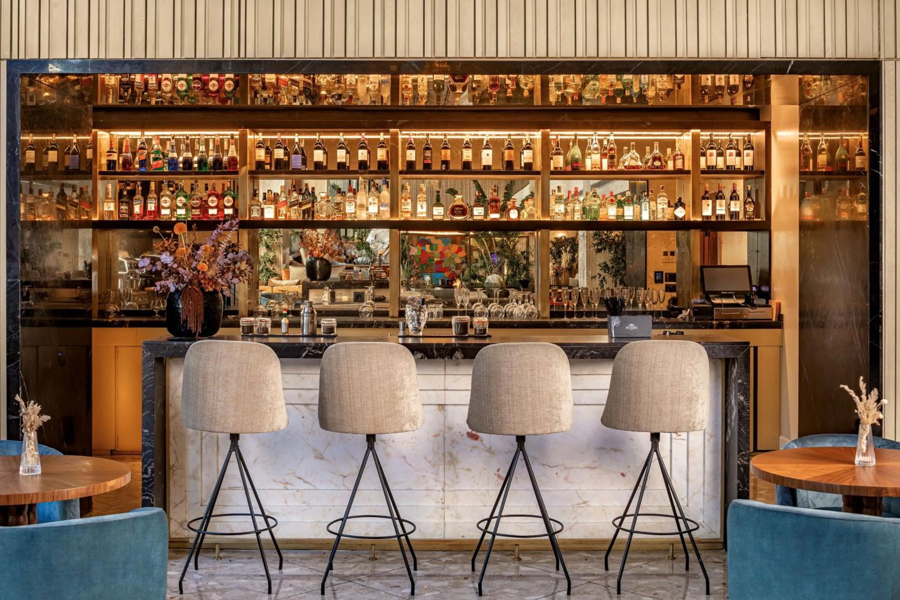 Lounge or bar in Radisson Blu Hotel Casablanca City Center